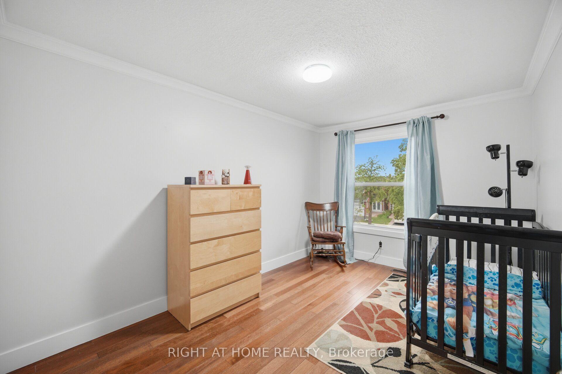 Photo 21 of 121 Bob O'link Avenue, Vaughan, Glen Shields — HOMEH