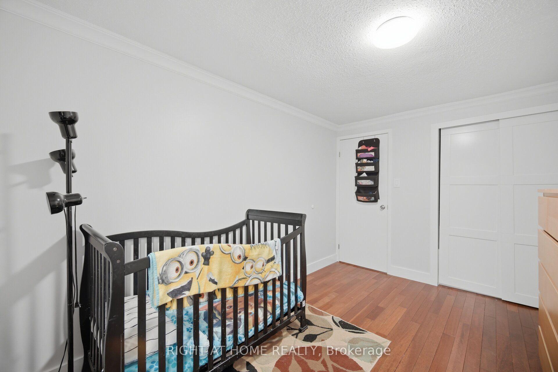 Photo 22 of 121 Bob O'link Avenue, Vaughan, Glen Shields — HOMEH