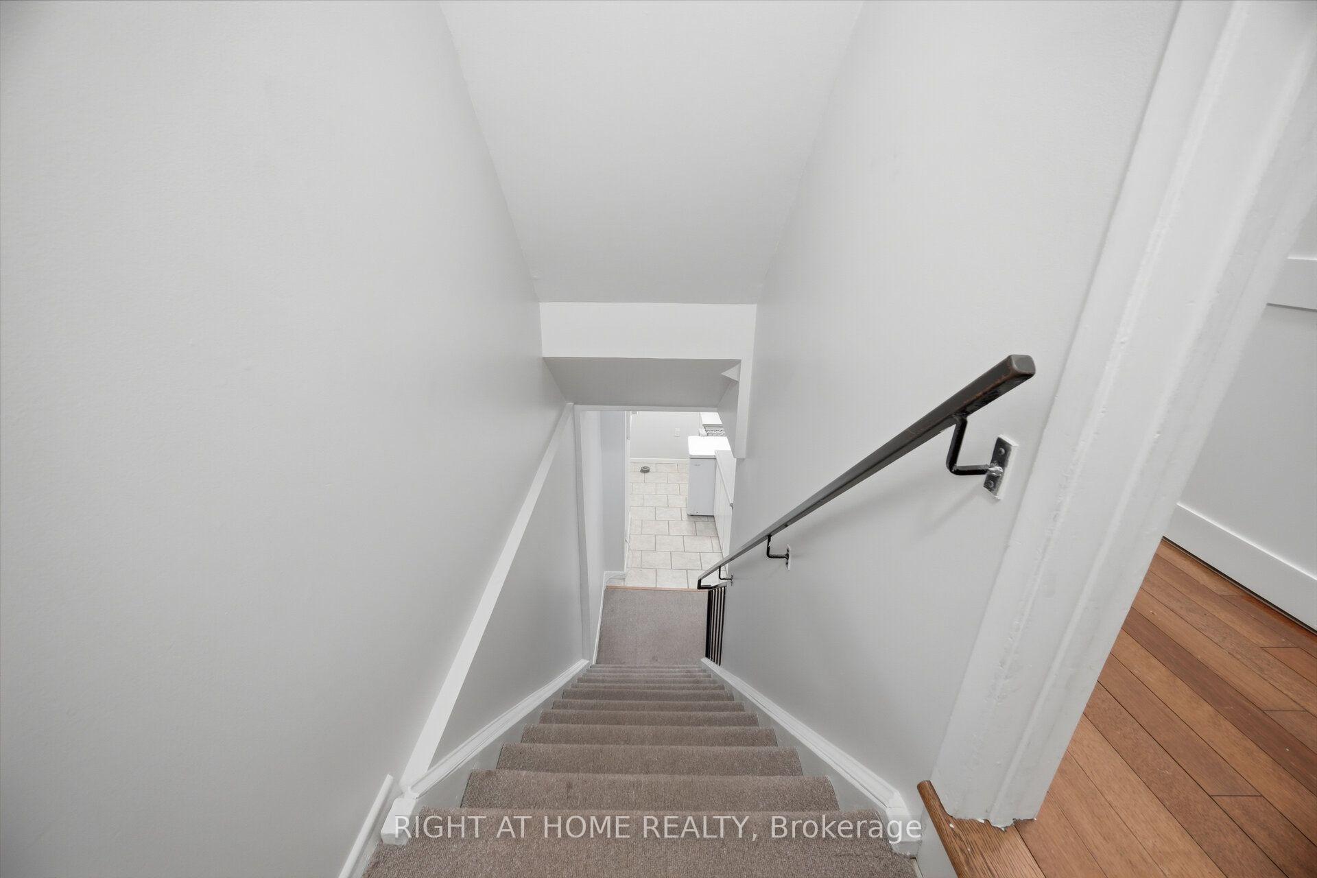 Photo 23 of 121 Bob O'link Avenue, Vaughan, Glen Shields — HOMEH