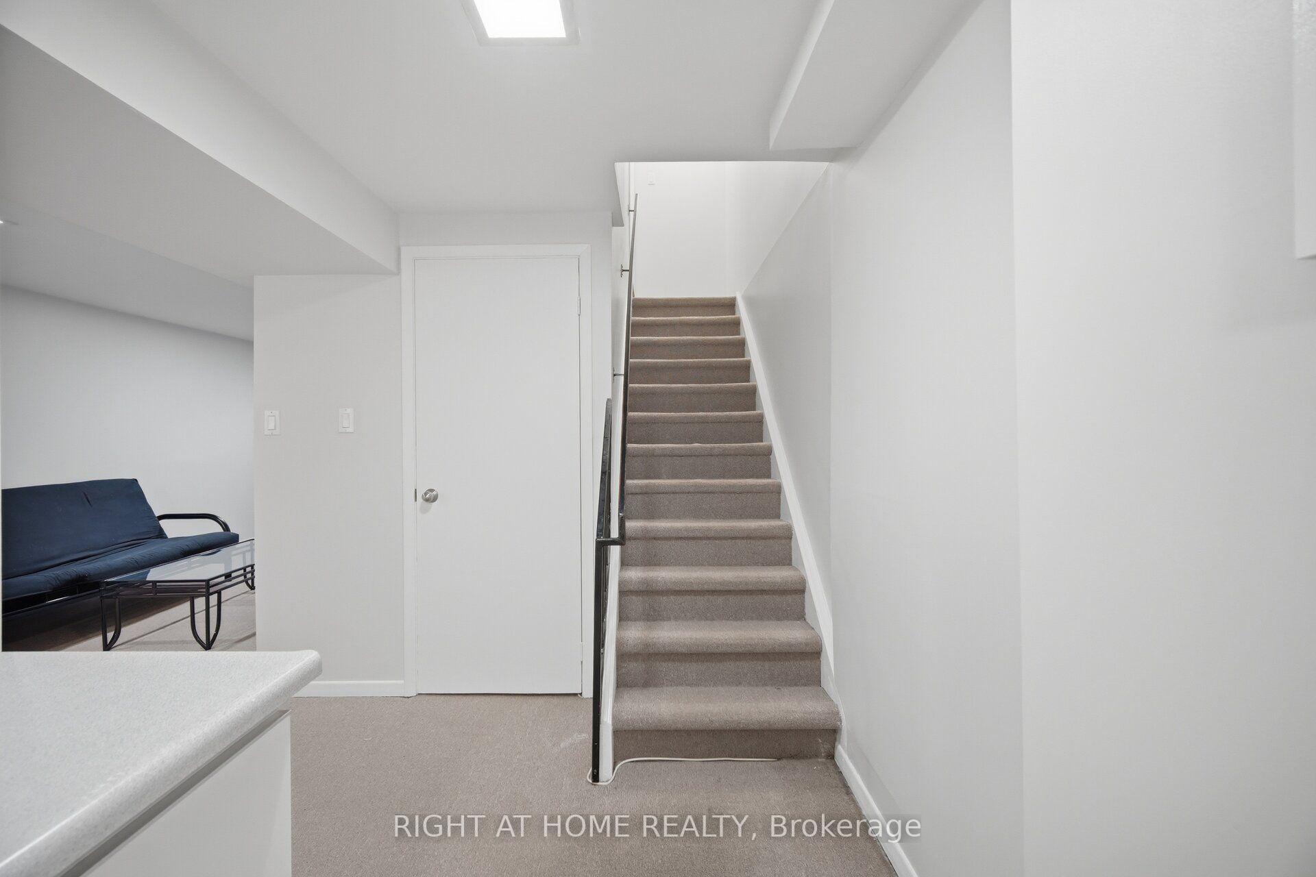 Photo 24 of 121 Bob O'link Avenue, Vaughan, Glen Shields — HOMEH