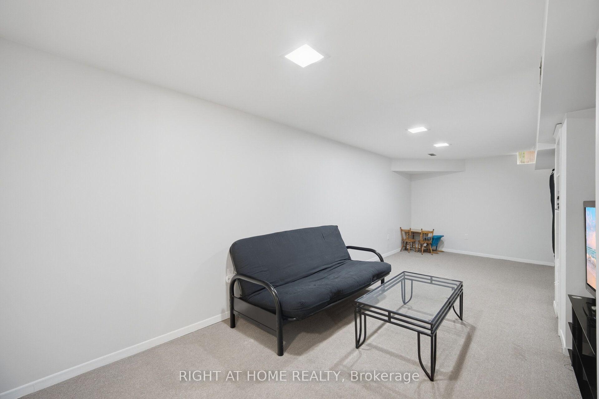 Photo 29 of 121 Bob O'link Avenue, Vaughan, Glen Shields — HOMEH