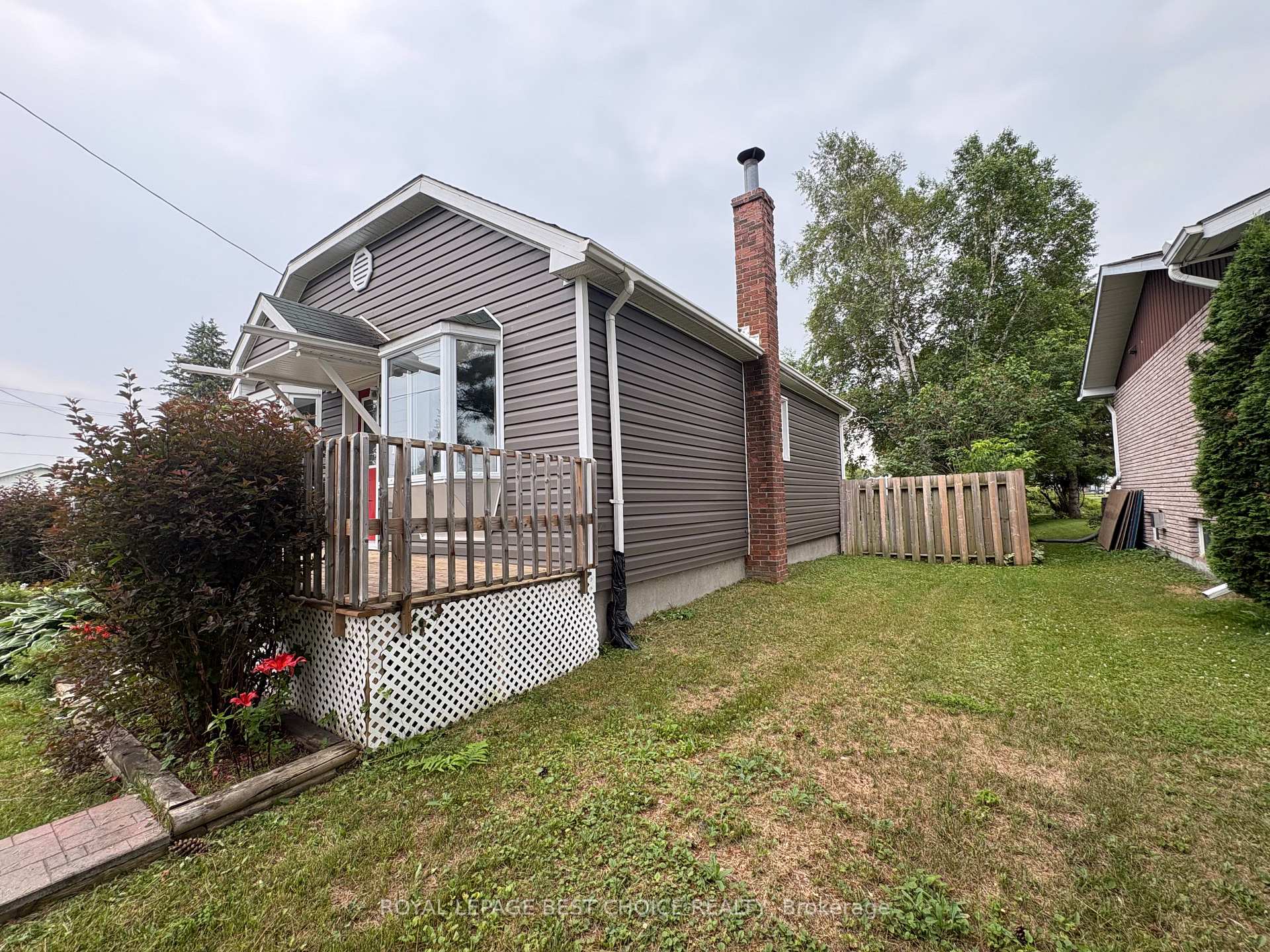 Photo 6 of 106 King Street W, Englehart — HOMEH
