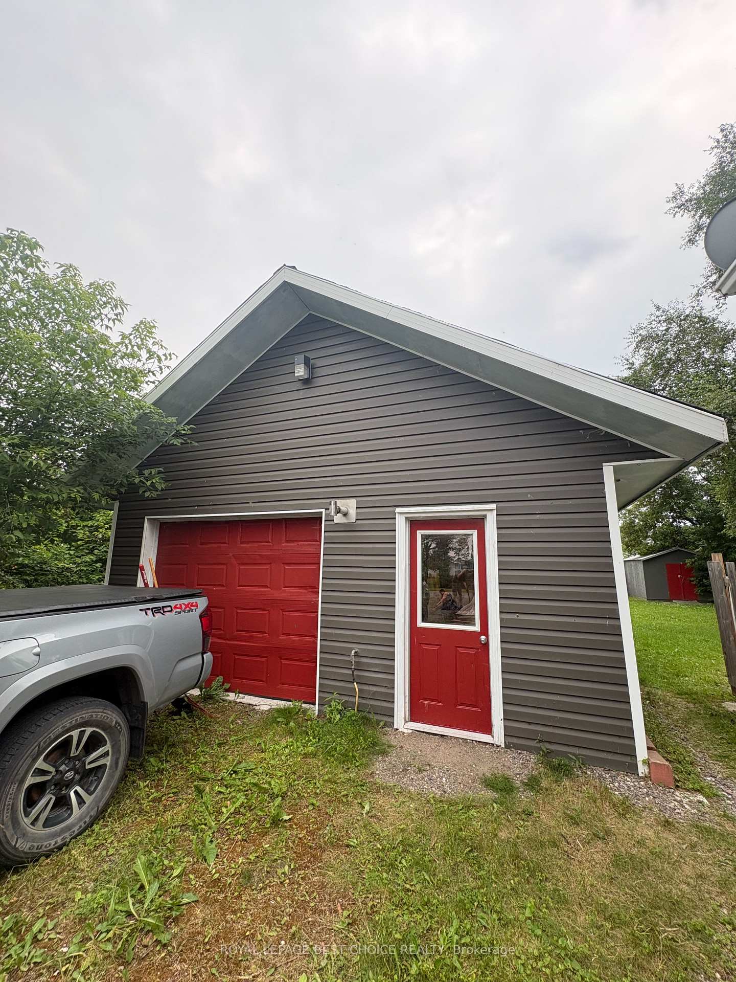 Photo 7 of 106 King Street W, Englehart — HOMEH