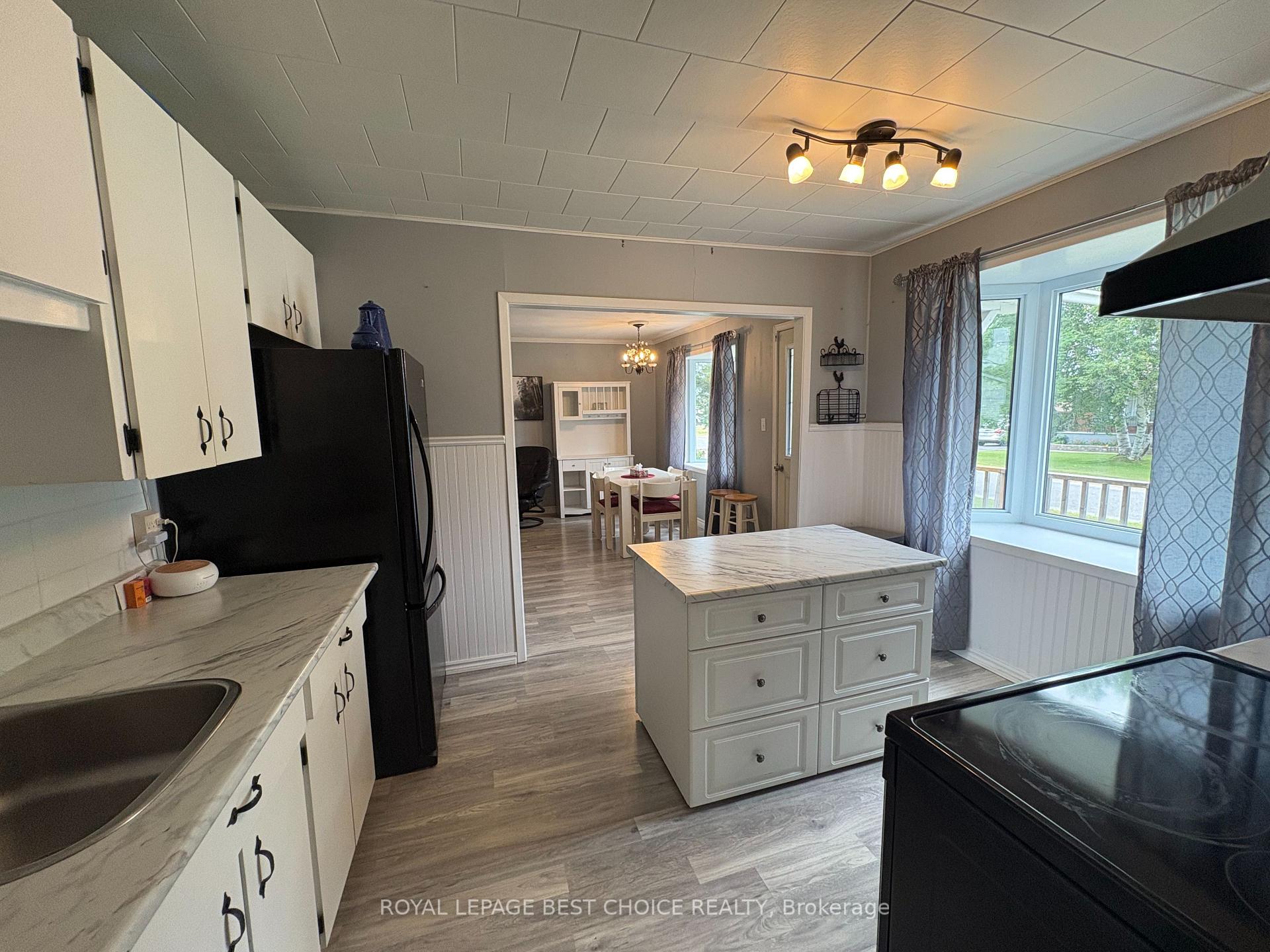 Photo 17 of 106 King Street W, Englehart — HOMEH