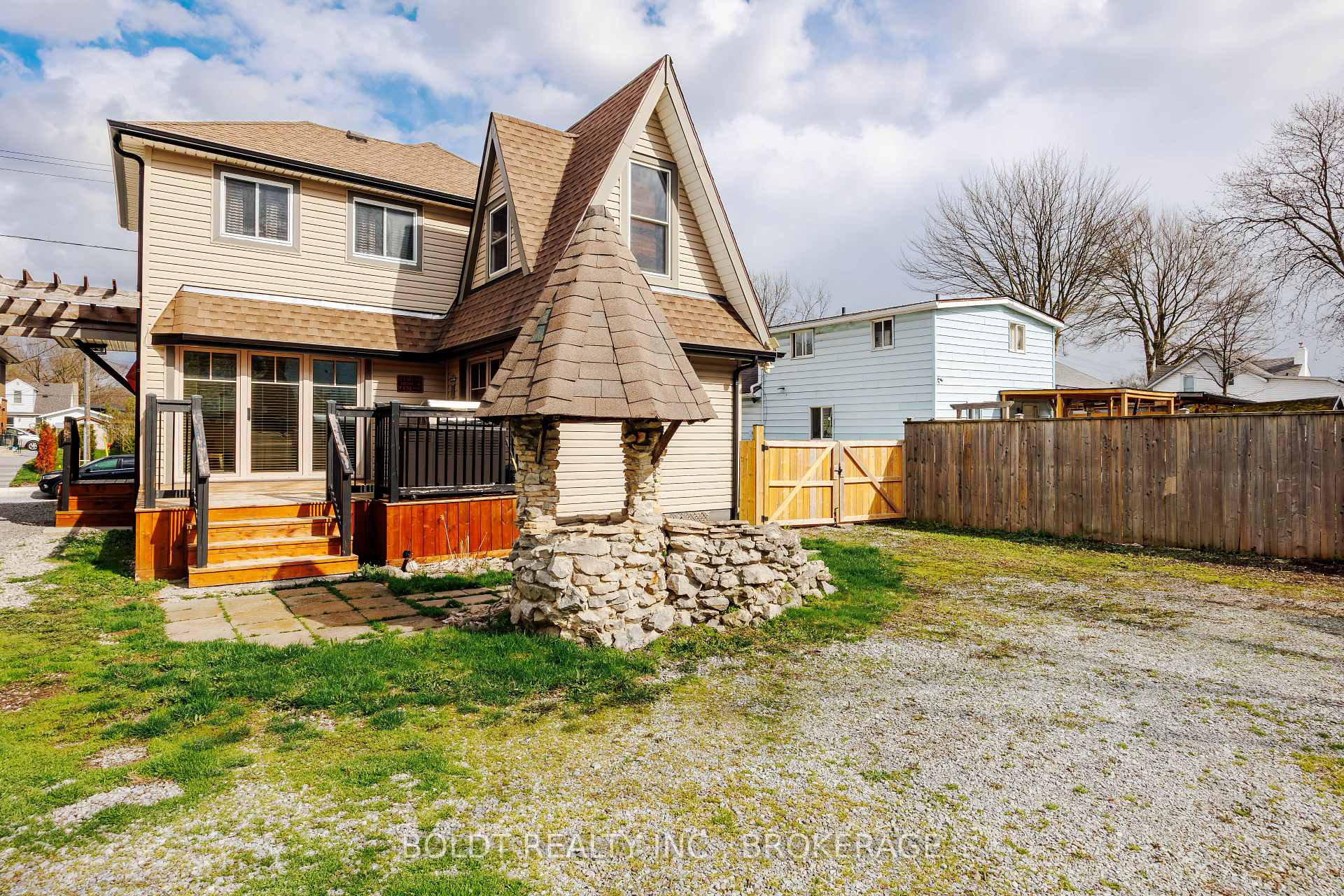 Photo 18 of 19 Patricia Avenue, Welland, N. Welland — HOMEH