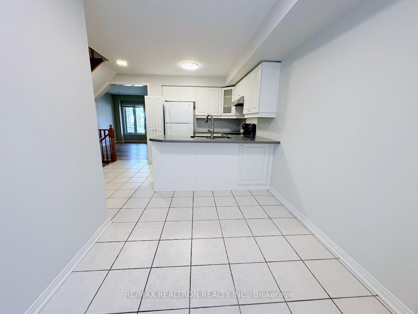 Photo 8 of 329 Bur Oak Avenue, Markham, Berczy — HOMEH