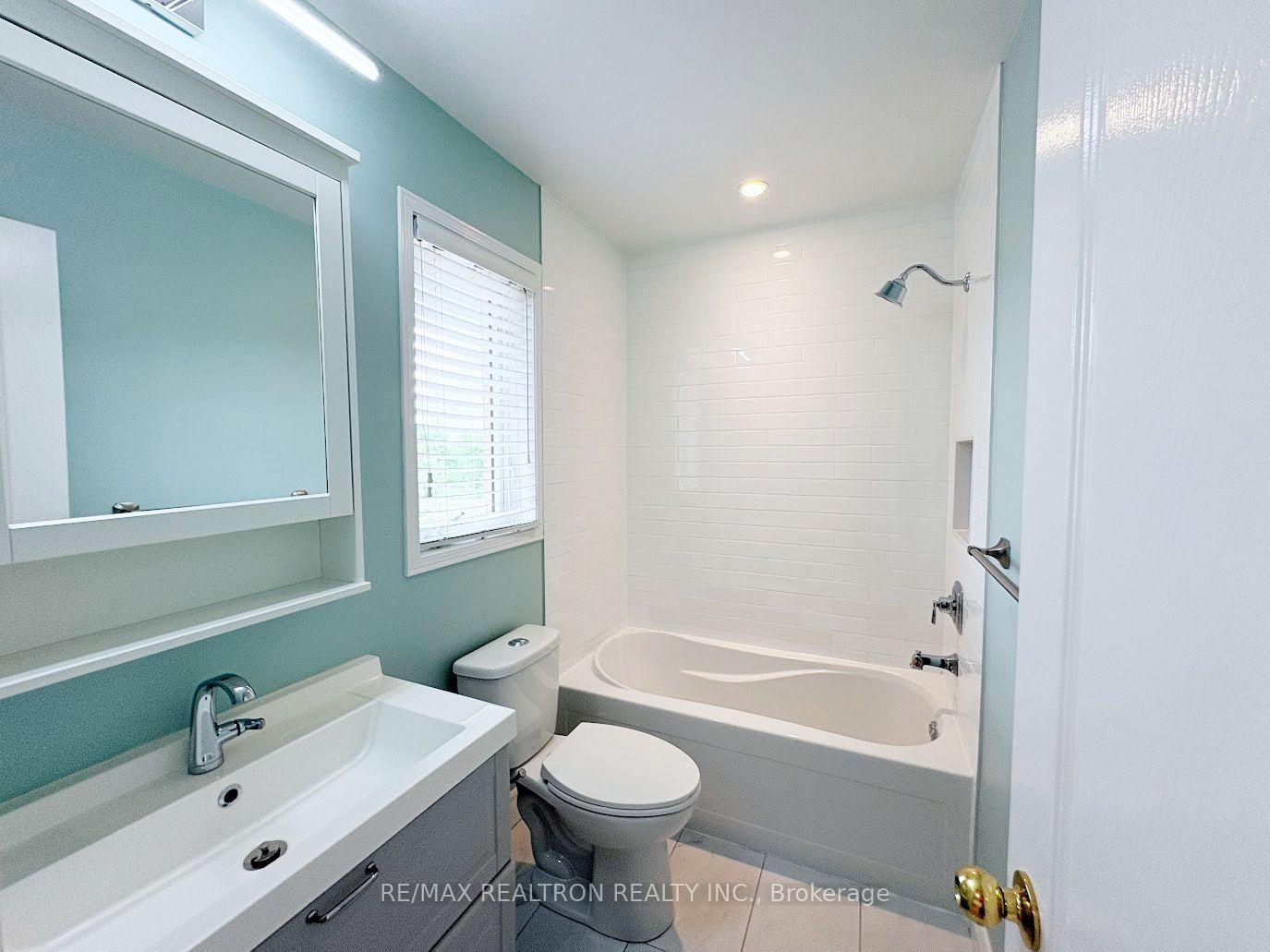 Photo 11 of 329 Bur Oak Avenue, Markham, Berczy — HOMEH