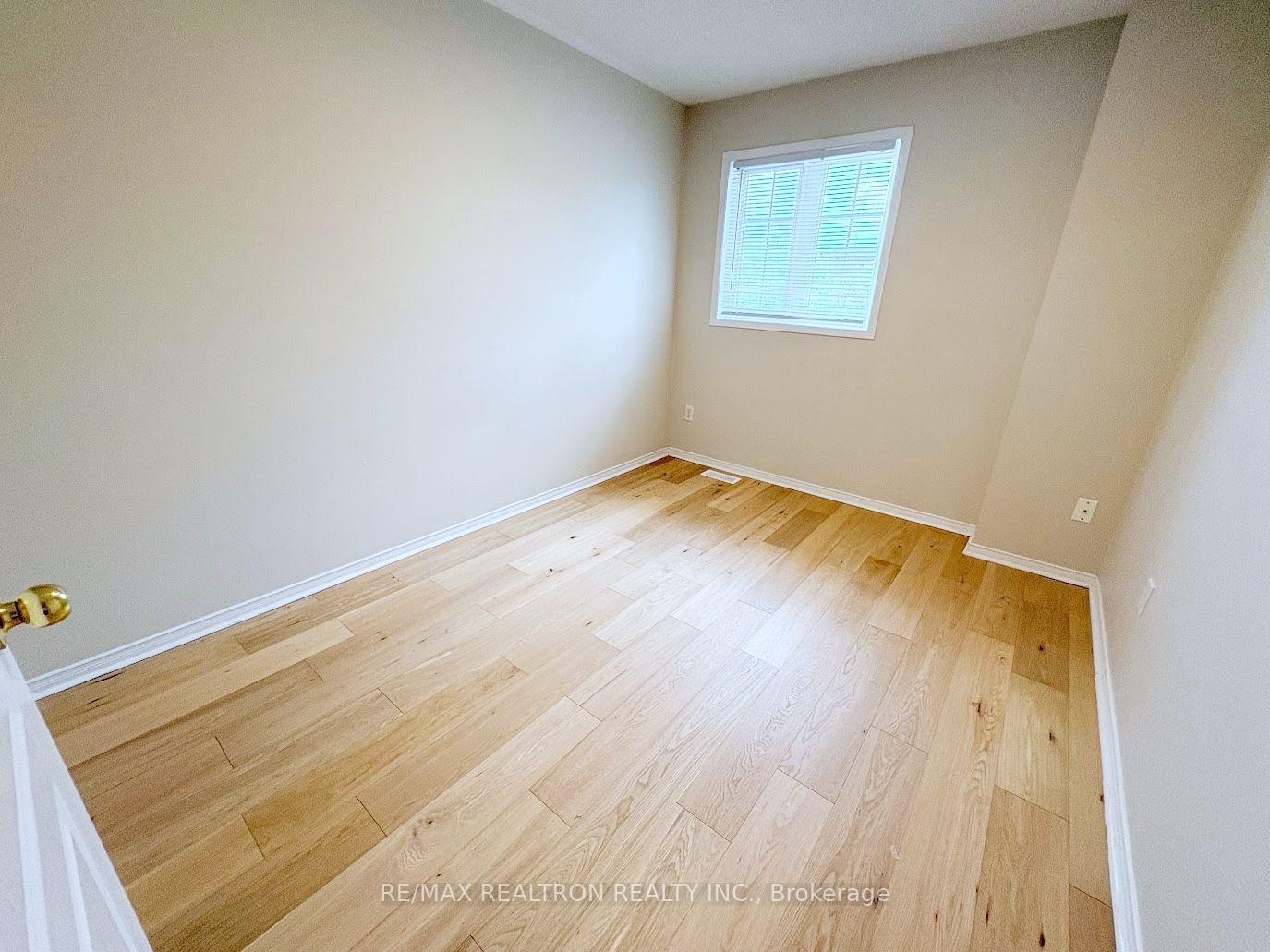 Photo 13 of 329 Bur Oak Avenue, Markham, Berczy — HOMEH