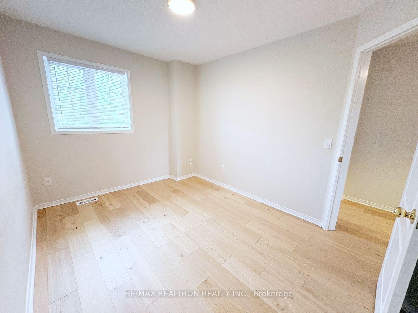 Photo 14 of 329 Bur Oak Avenue, Markham, Berczy — HOMEH