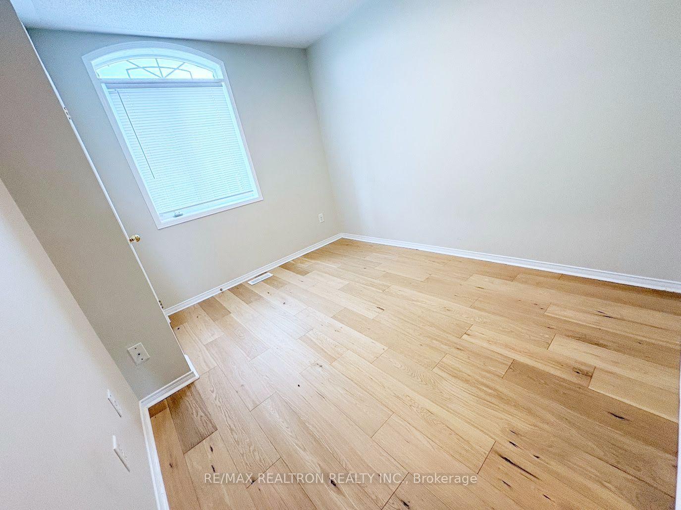 Photo 15 of 329 Bur Oak Avenue, Markham, Berczy — HOMEH