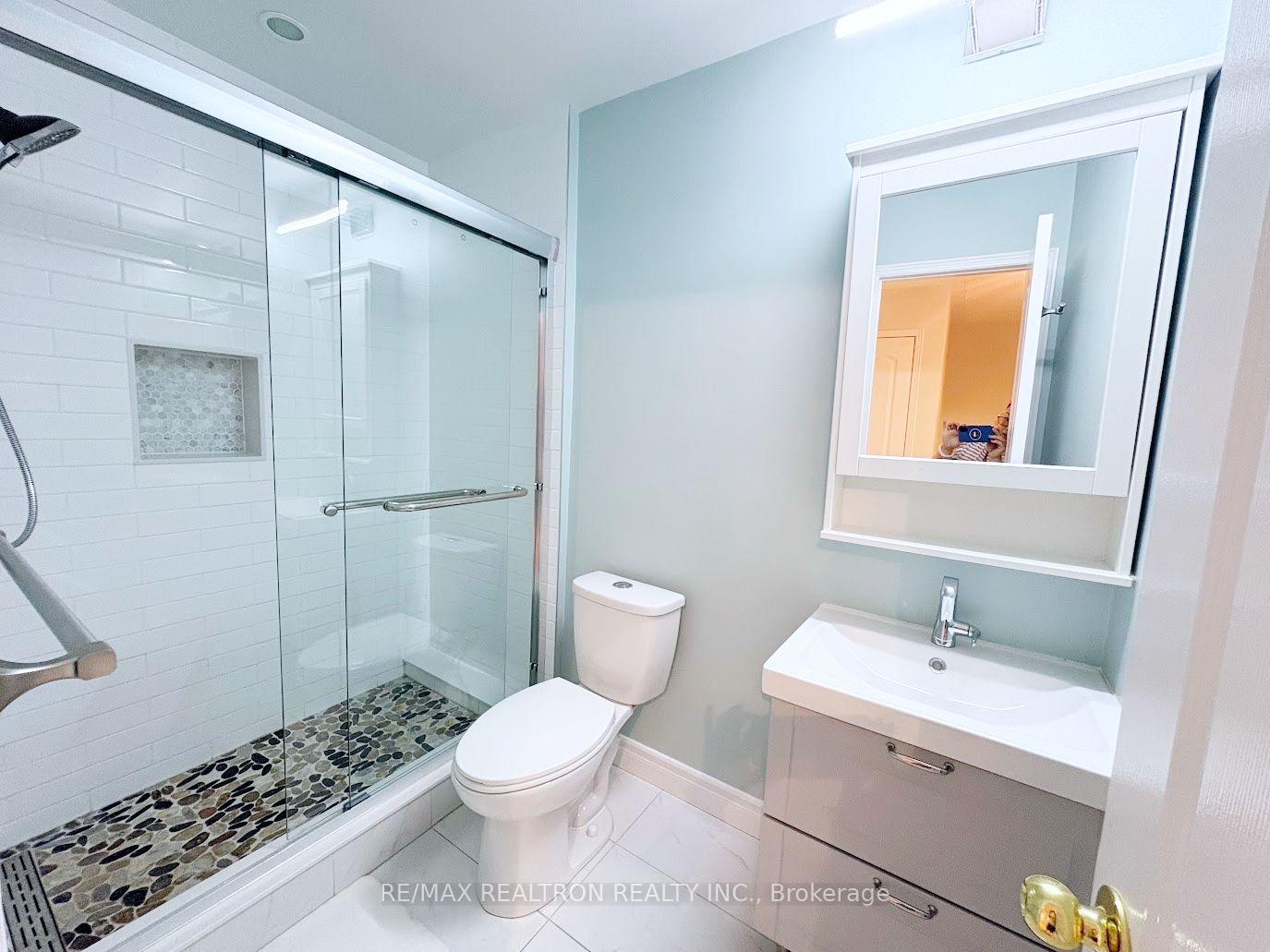 Photo 16 of 329 Bur Oak Avenue, Markham, Berczy — HOMEH