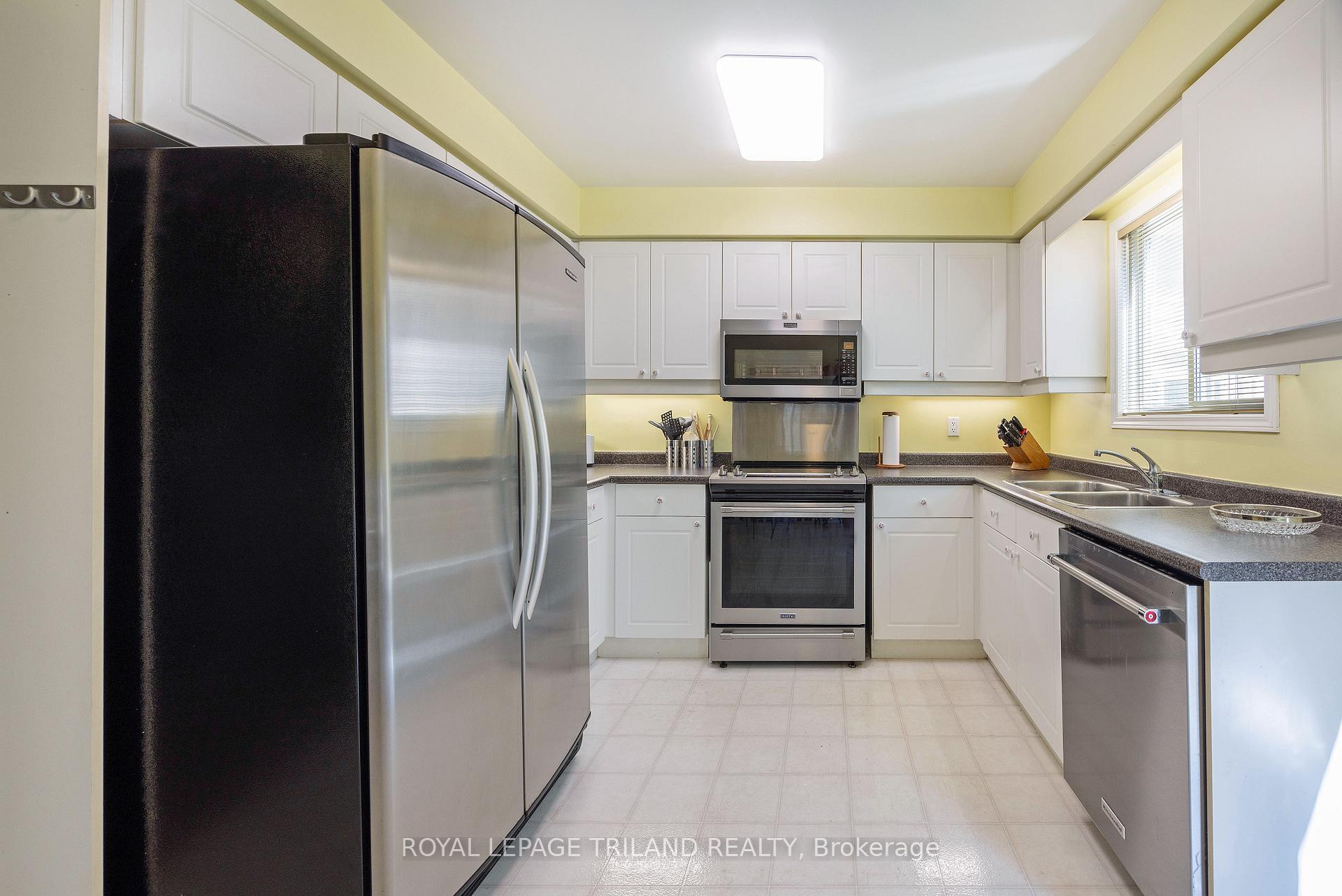 Photo 13 of Unit 17, 1100 Byron Baseline Road, London, South K — HOMEH