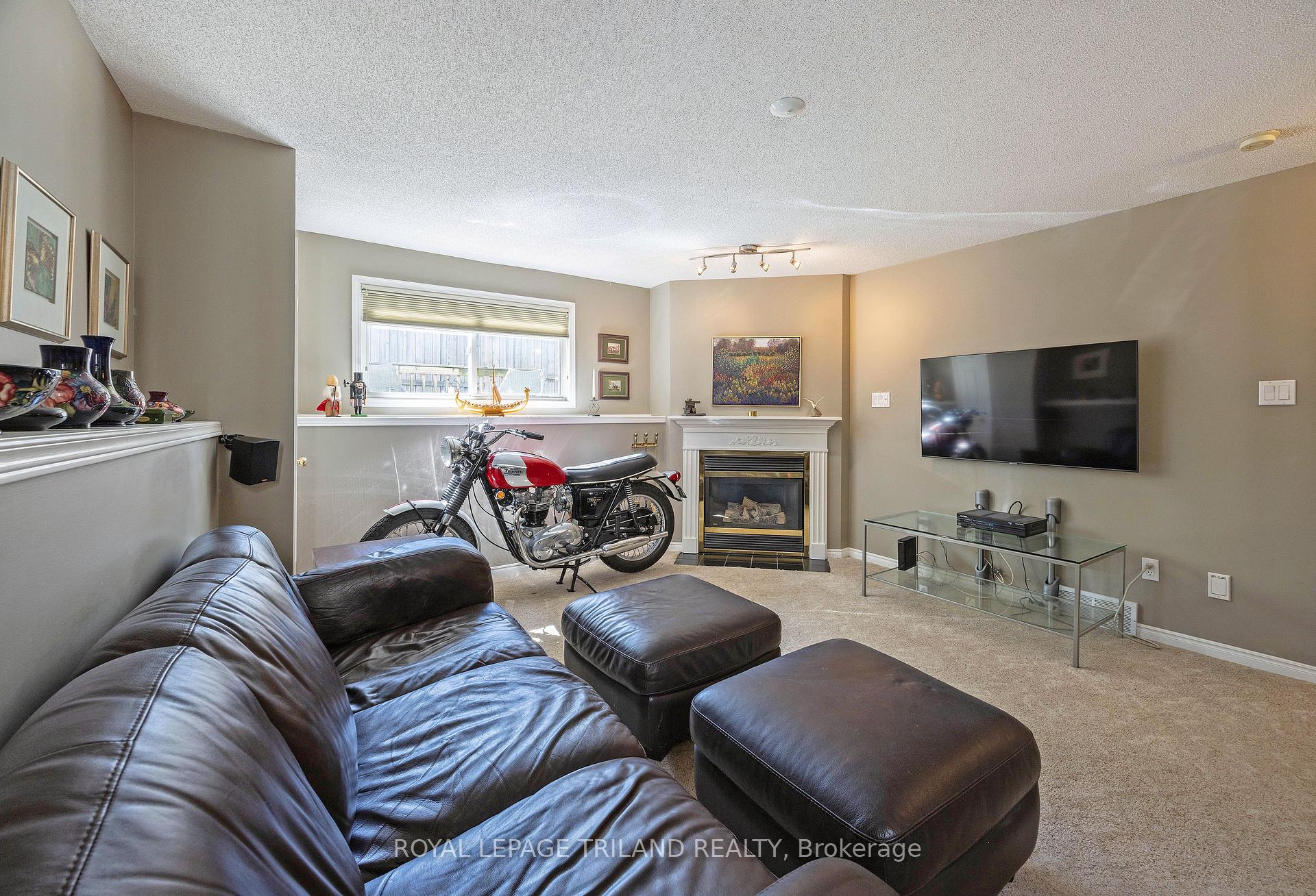 Photo 23 of Unit 17, 1100 Byron Baseline Road, London, South K — HOMEH