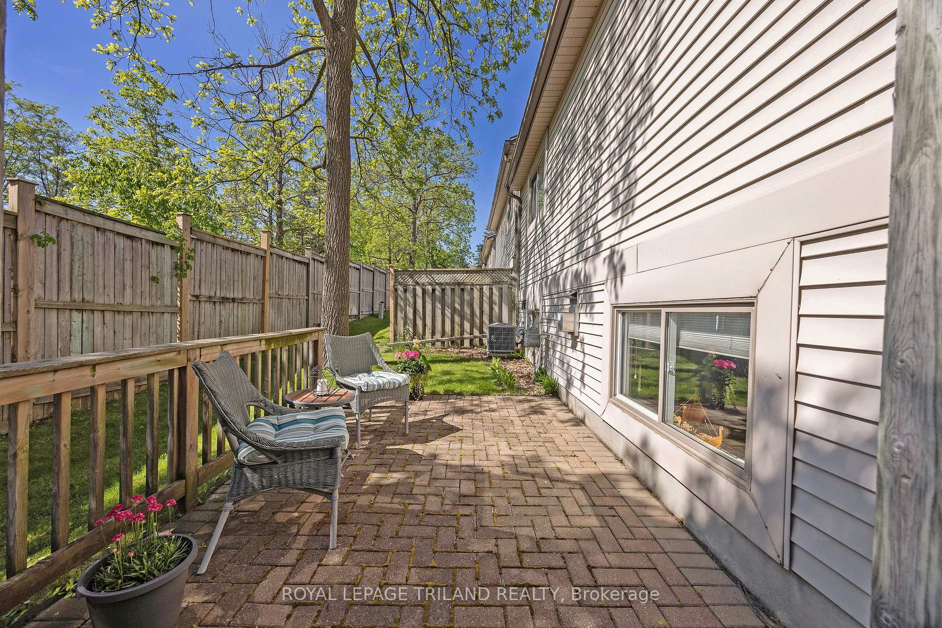 Photo 30 of Unit 17, 1100 Byron Baseline Road, London, South K — HOMEH