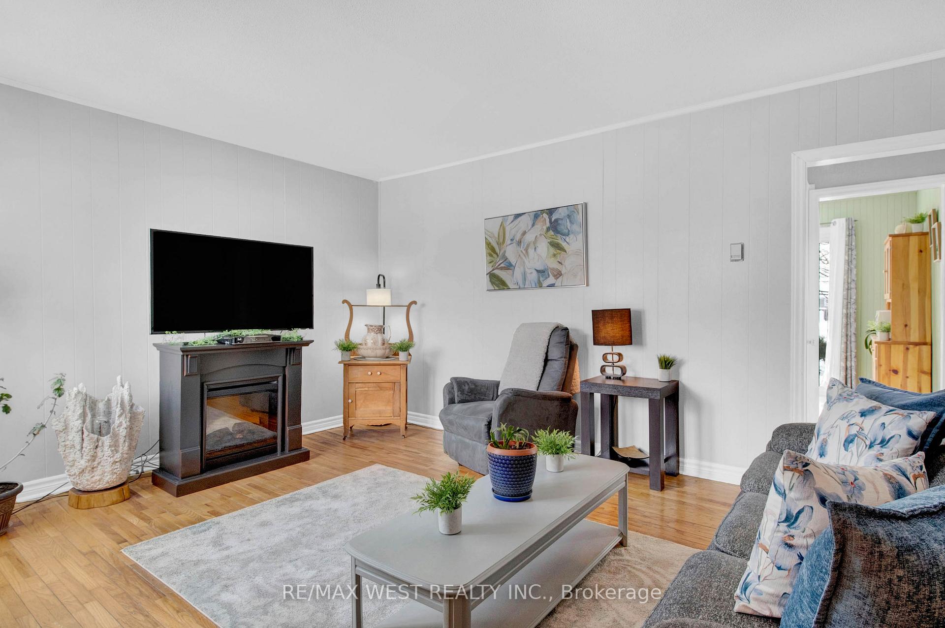 Photo 3 of 15 Millwood Road, Erin — HOMEH