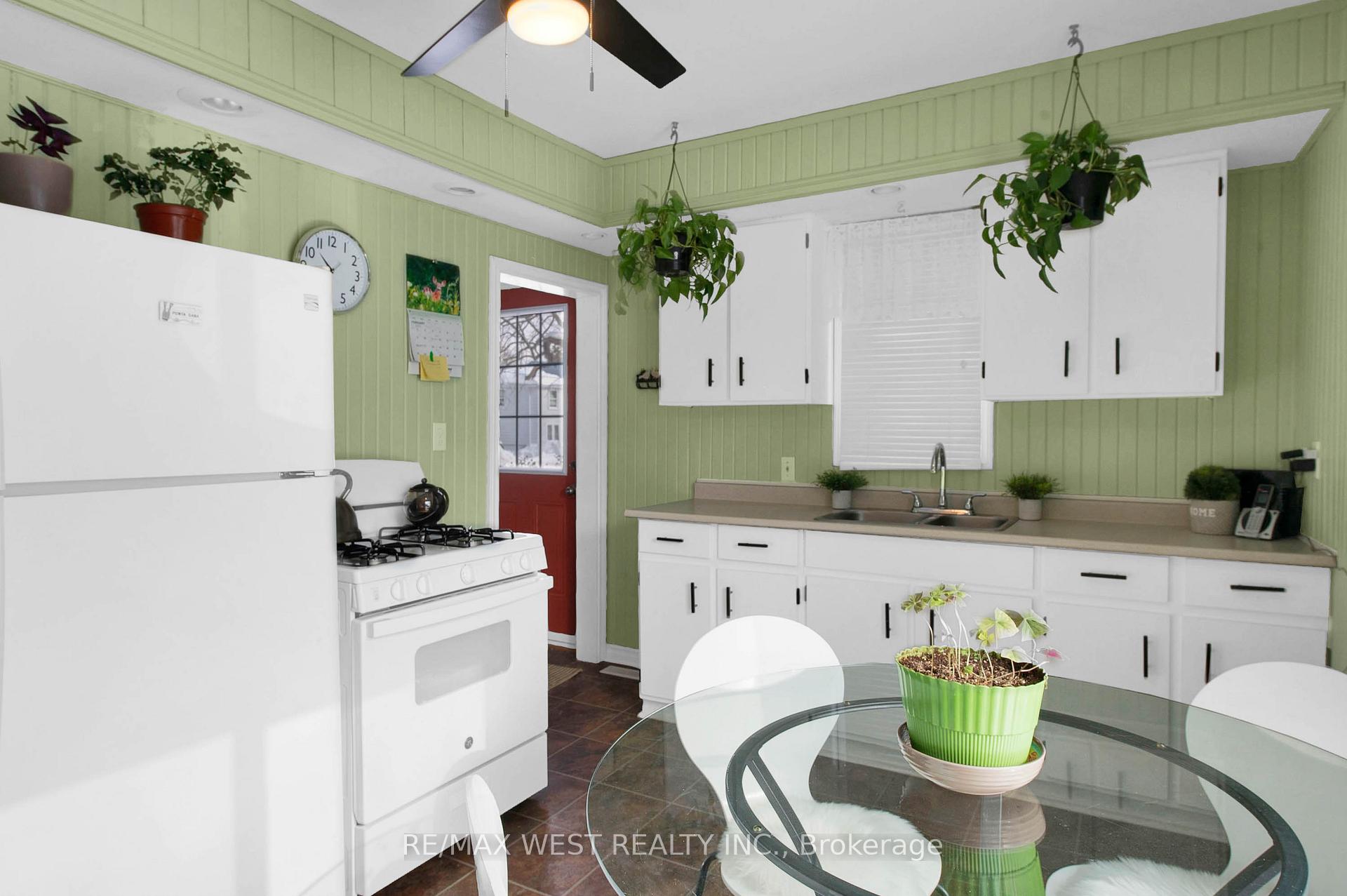 Photo 5 of 15 Millwood Road, Erin — HOMEH