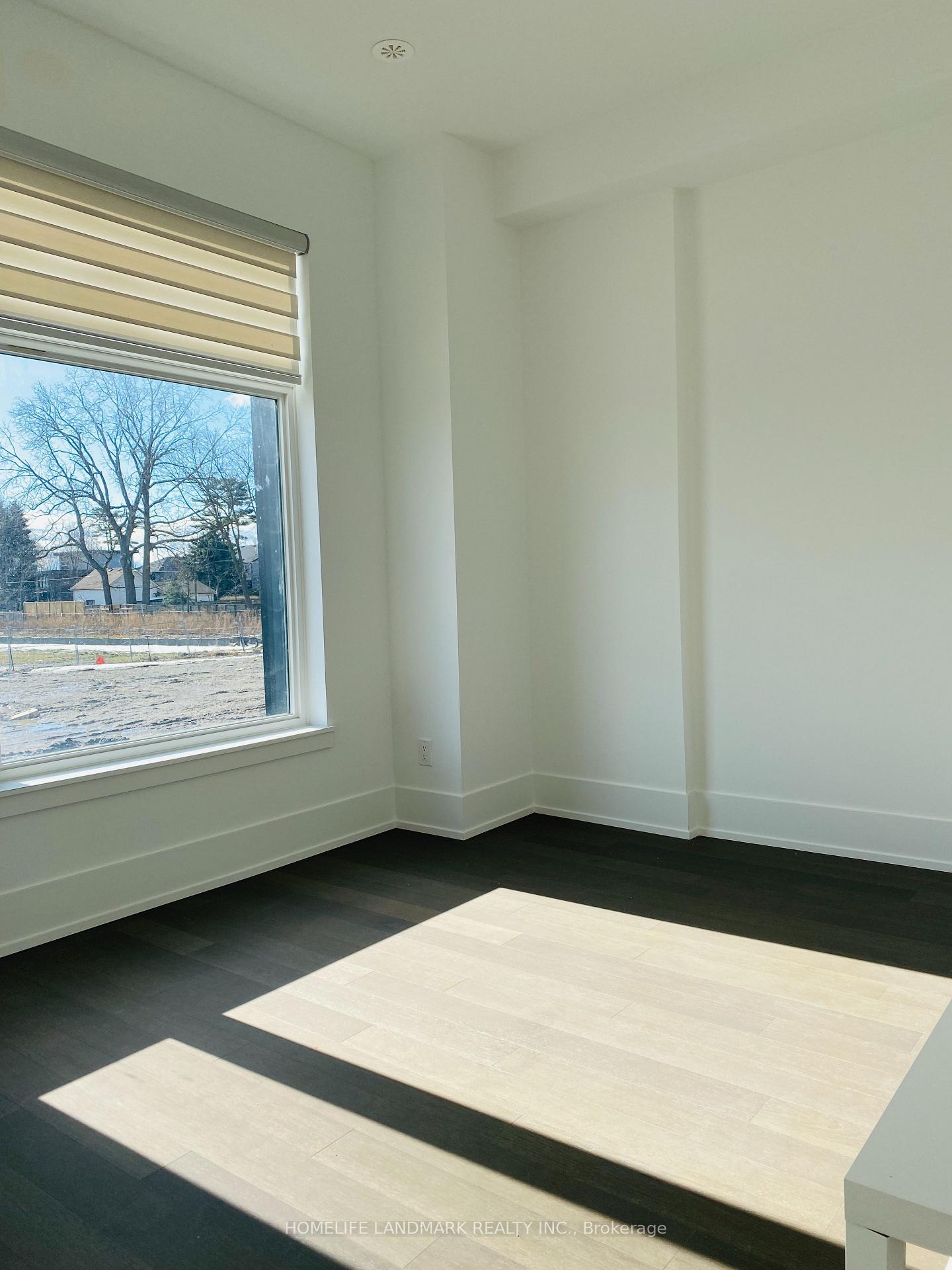 Photo 3 of 60 Lou Parsons Way, Mississauga, Port Credit — HOMEH