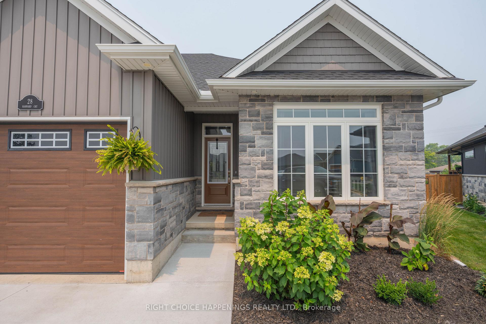 Photo 2 of 28 Harvard Court, Welland, Dain City — HOMEH