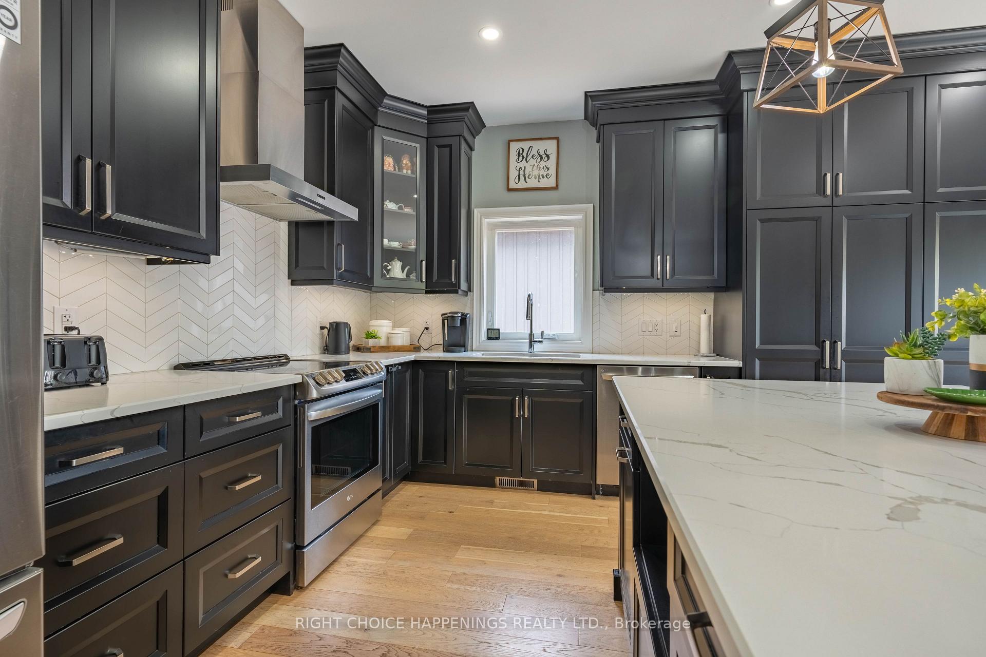Photo 4 of 28 Harvard Court, Welland, Dain City — HOMEH