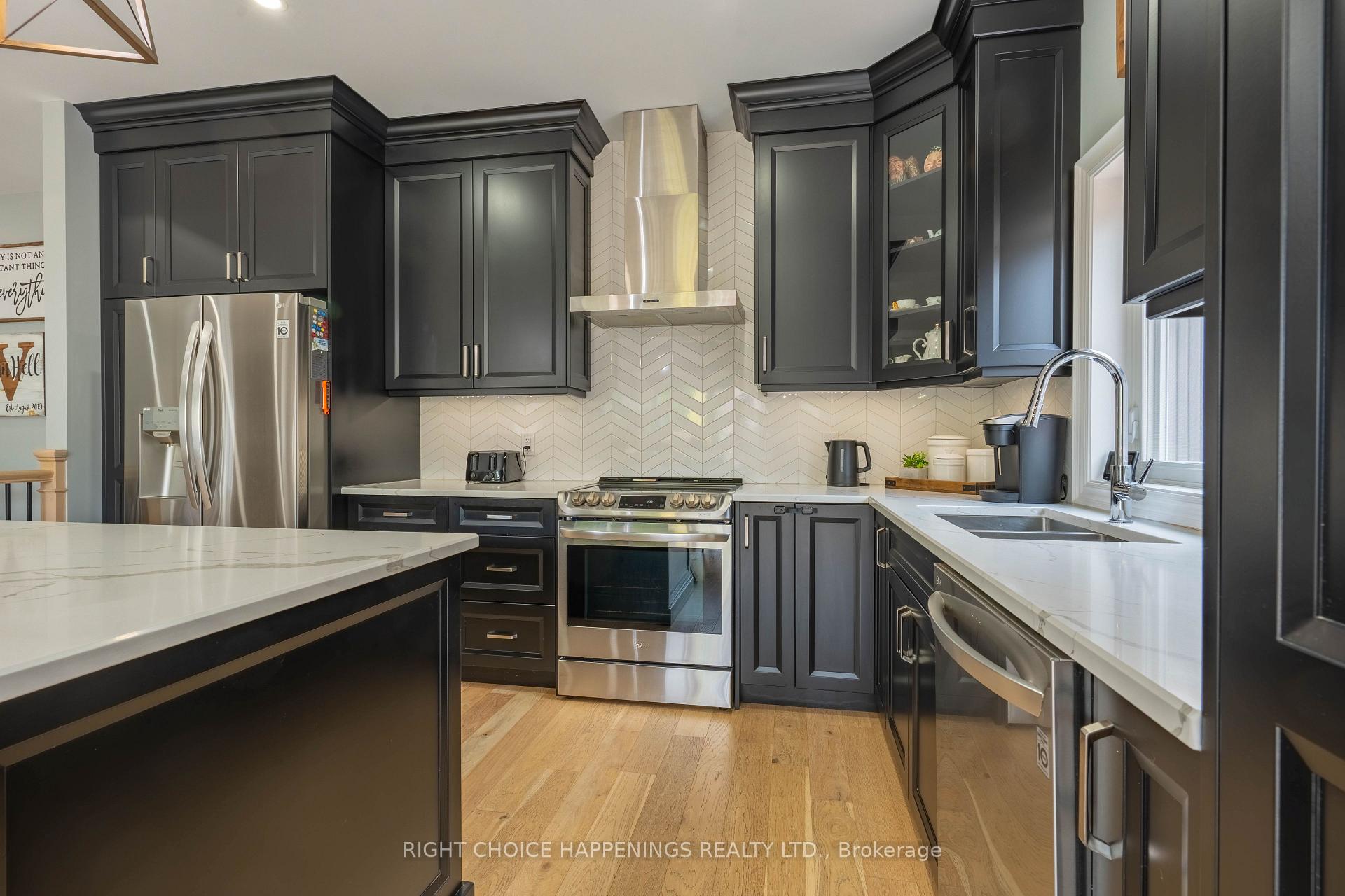 Photo 5 of 28 Harvard Court, Welland, Dain City — HOMEH