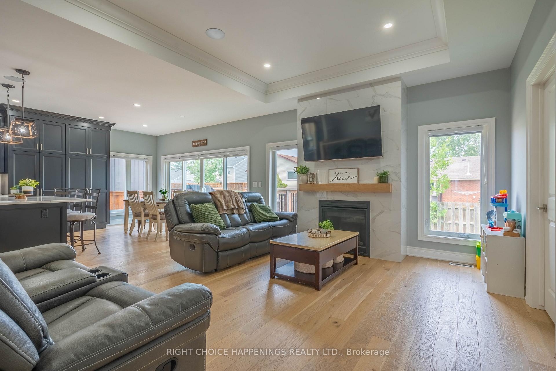 Photo 8 of 28 Harvard Court, Welland, Dain City — HOMEH