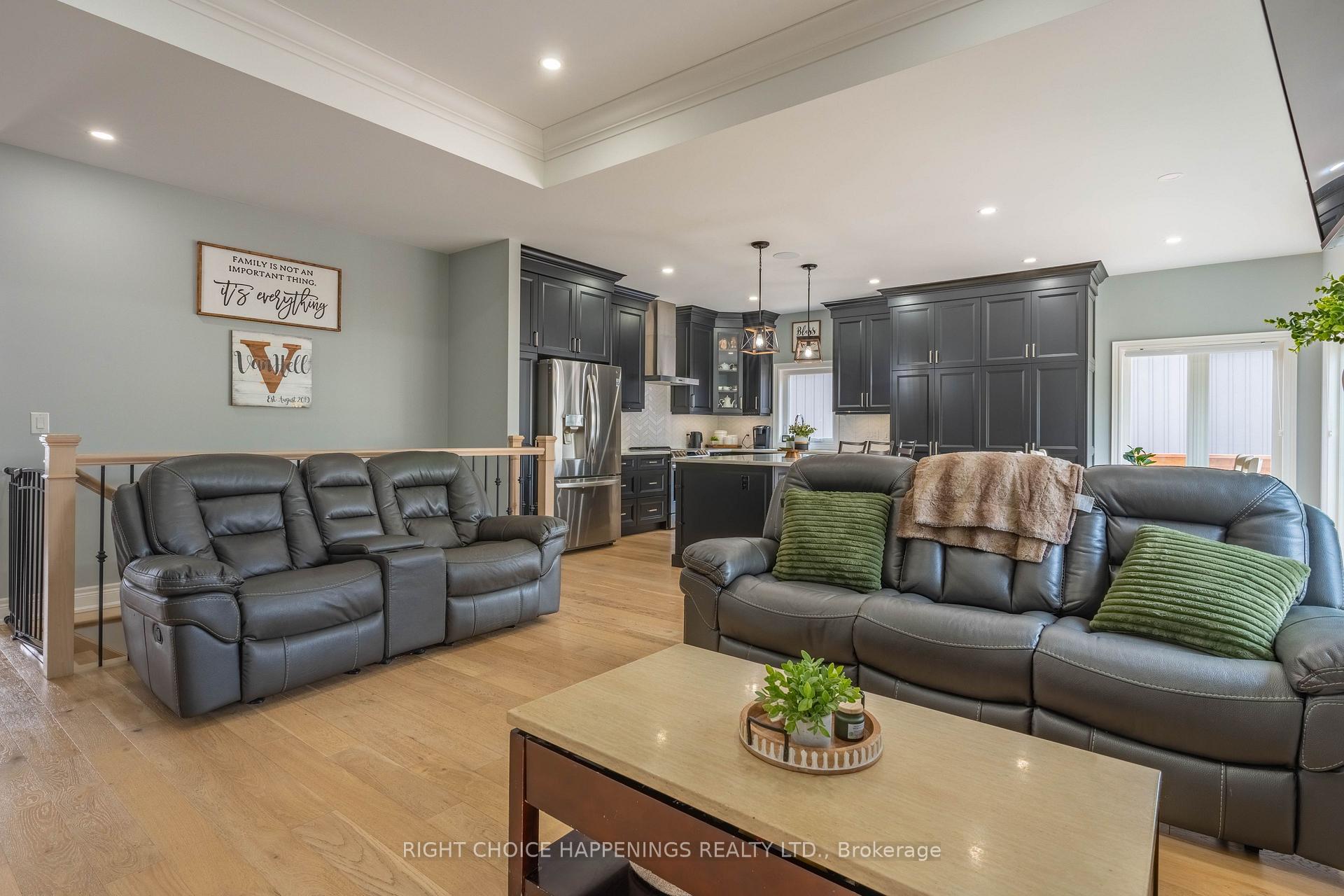 Photo 9 of 28 Harvard Court, Welland, Dain City — HOMEH