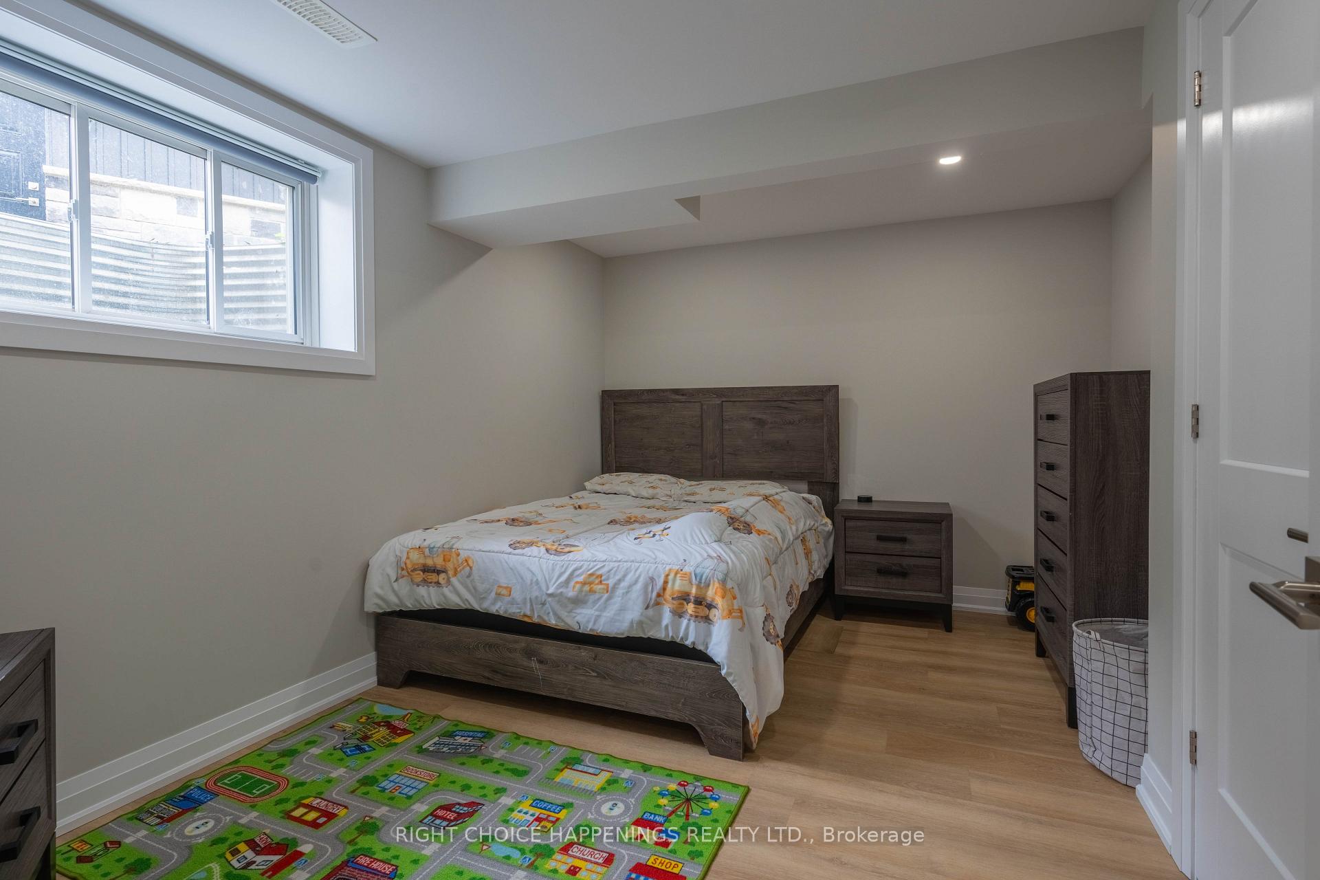 Photo 20 of 28 Harvard Court, Welland, Dain City — HOMEH