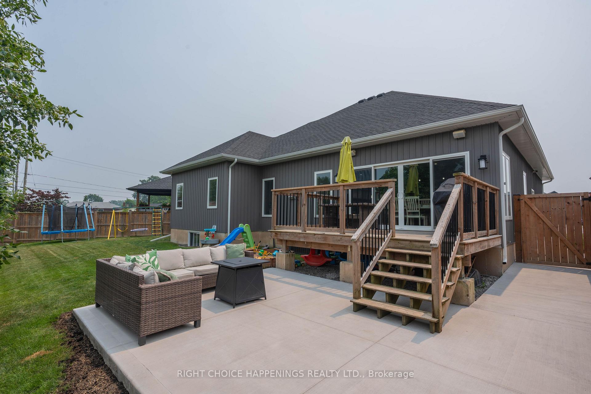 Photo 23 of 28 Harvard Court, Welland, Dain City — HOMEH