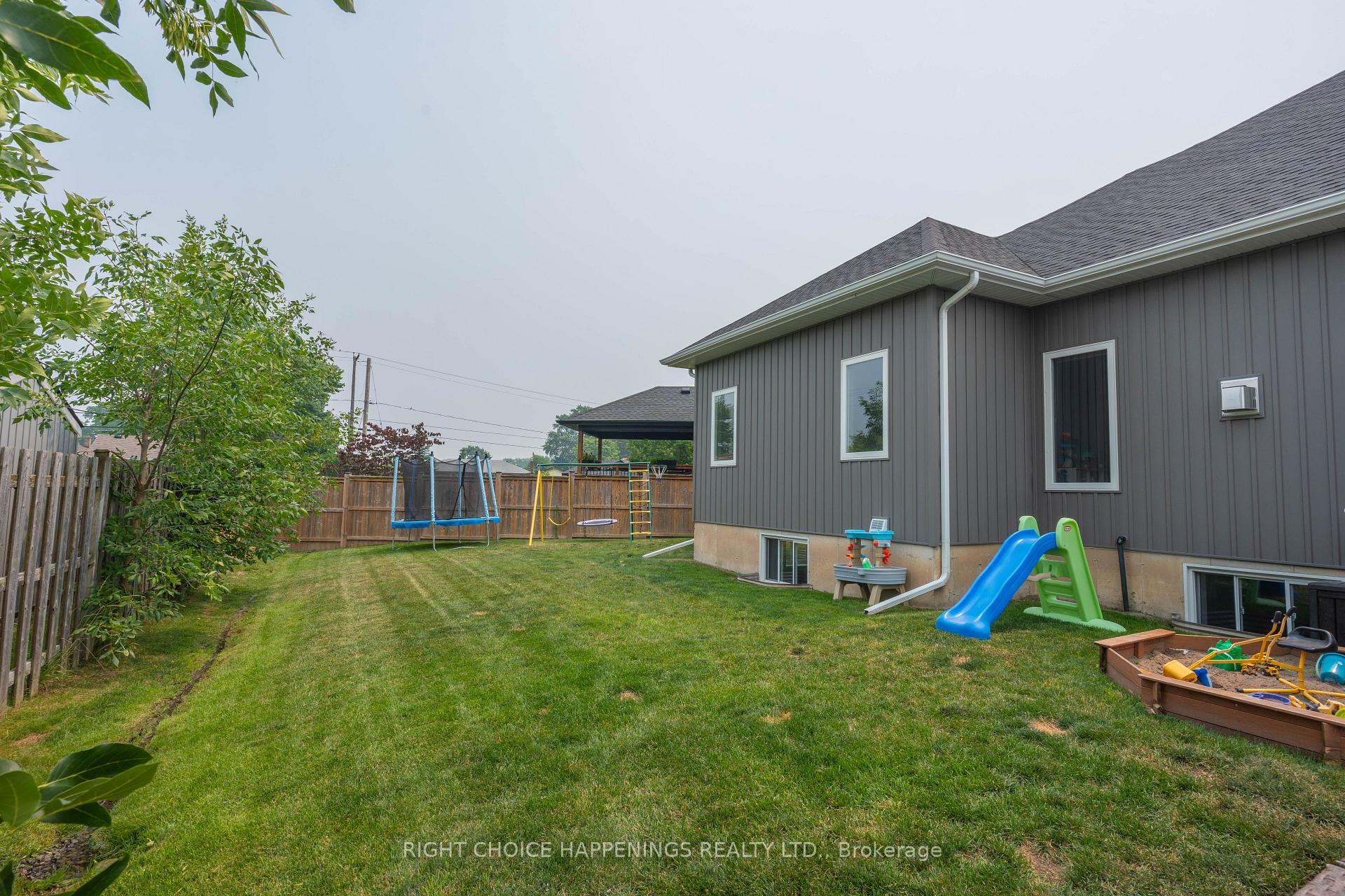 Photo 26 of 28 Harvard Court, Welland, Dain City — HOMEH