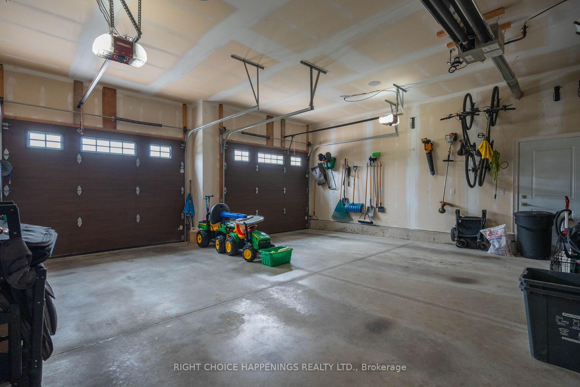 Photo 28 of 28 Harvard Court, Welland, Dain City — HOMEH