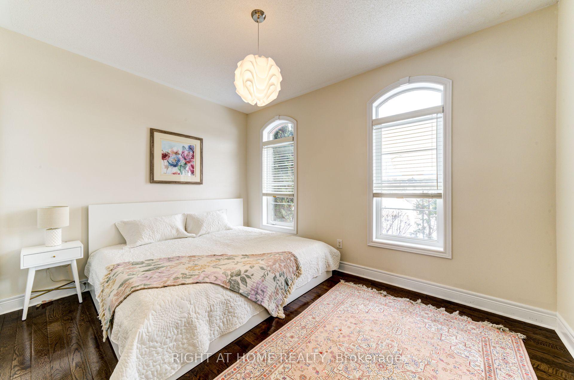 Photo 5 of 74 Royal Park Boulevard, Barrie, Bayshore — HOMEH