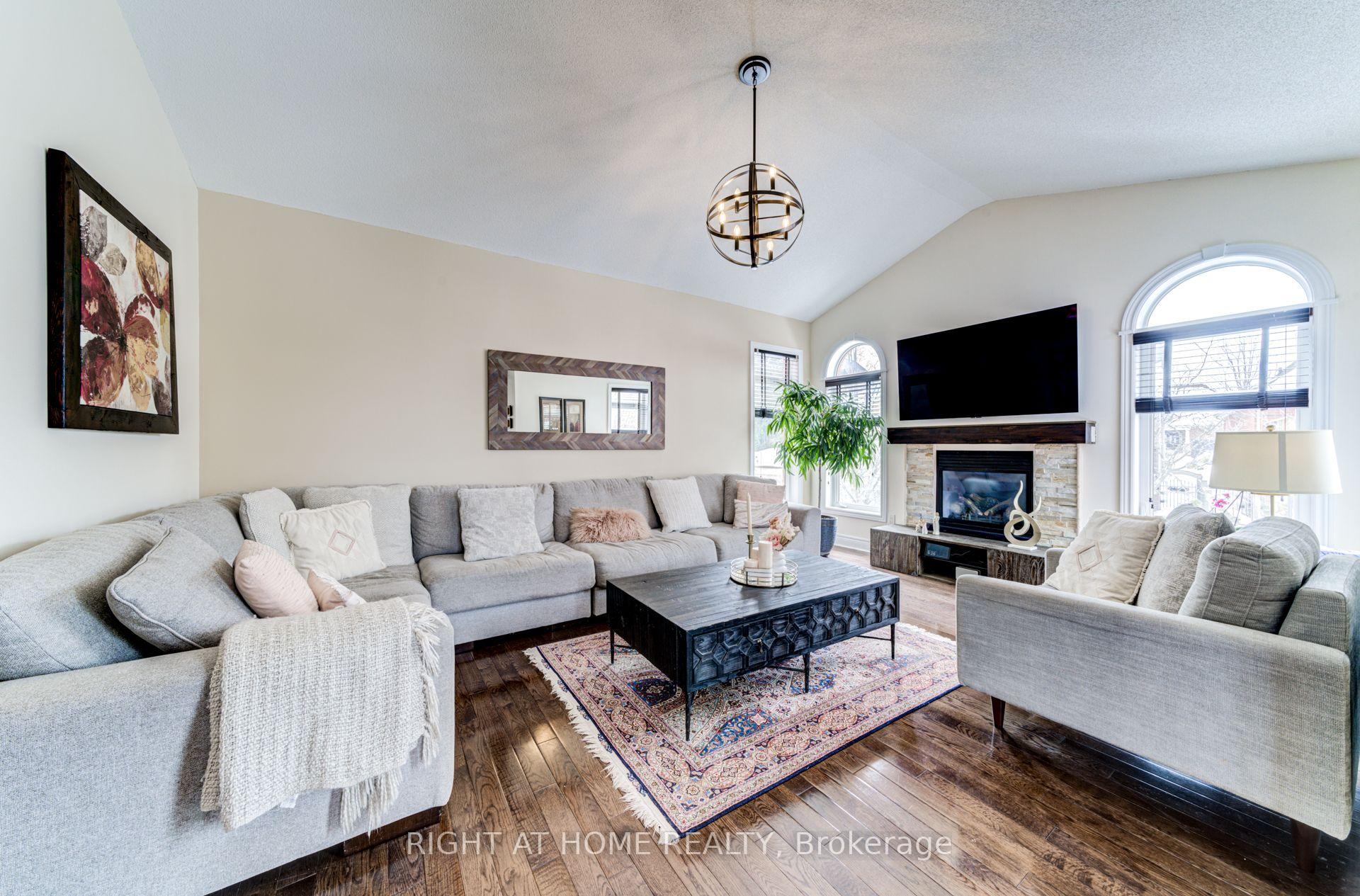 Photo 15 of 74 Royal Park Boulevard, Barrie, Bayshore — HOMEH