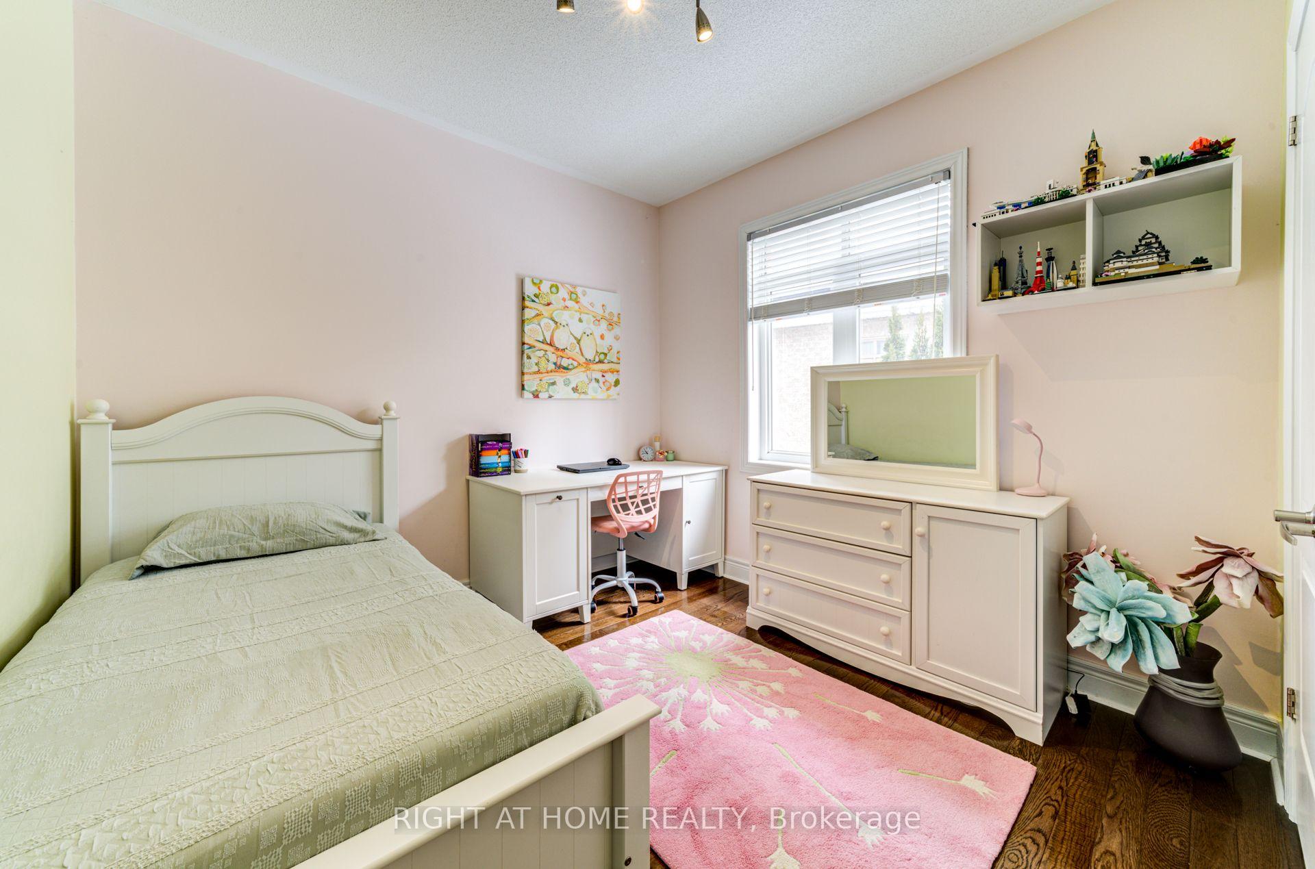 Photo 18 of 74 Royal Park Boulevard, Barrie, Bayshore — HOMEH