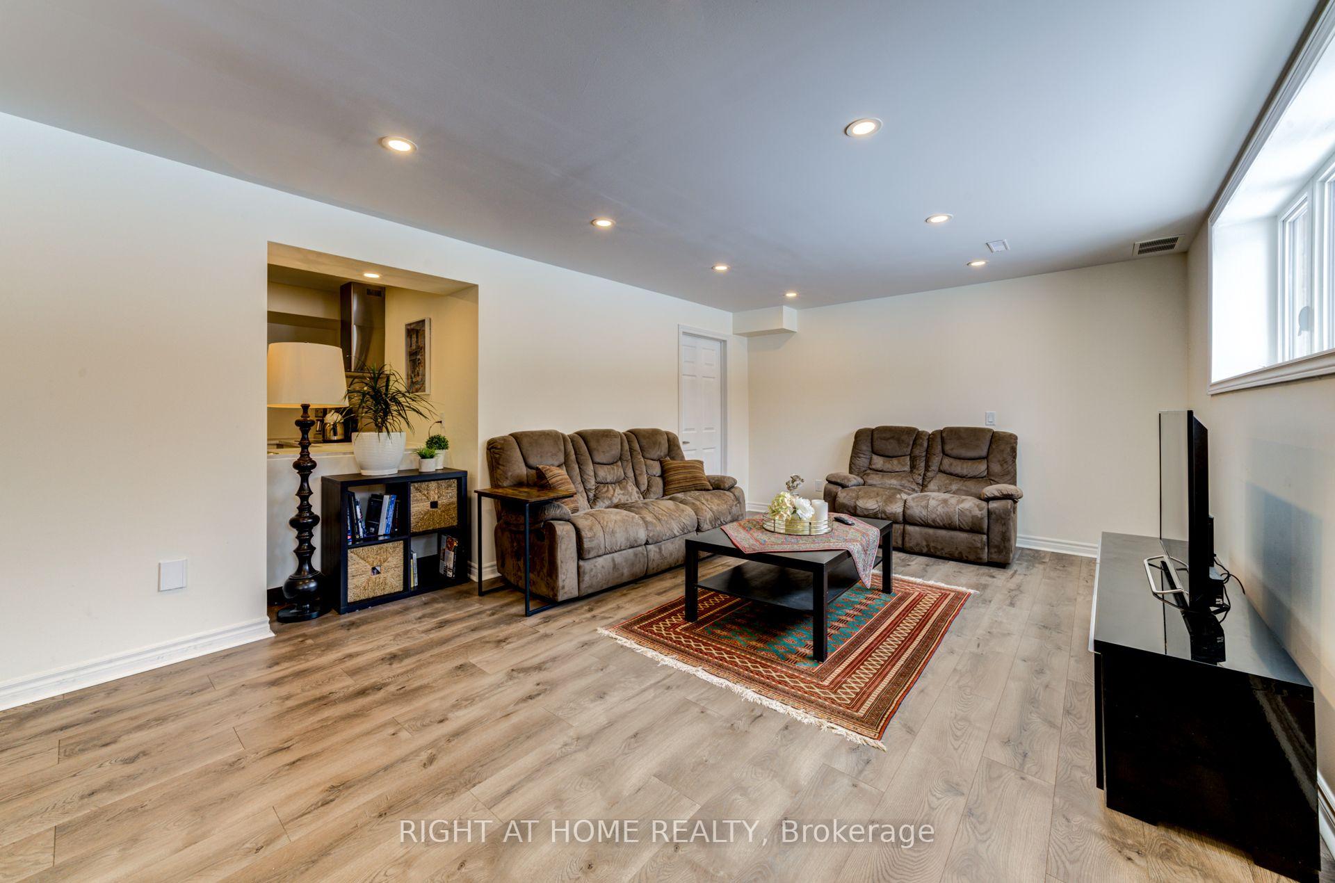 Photo 28 of 74 Royal Park Boulevard, Barrie, Bayshore — HOMEH
