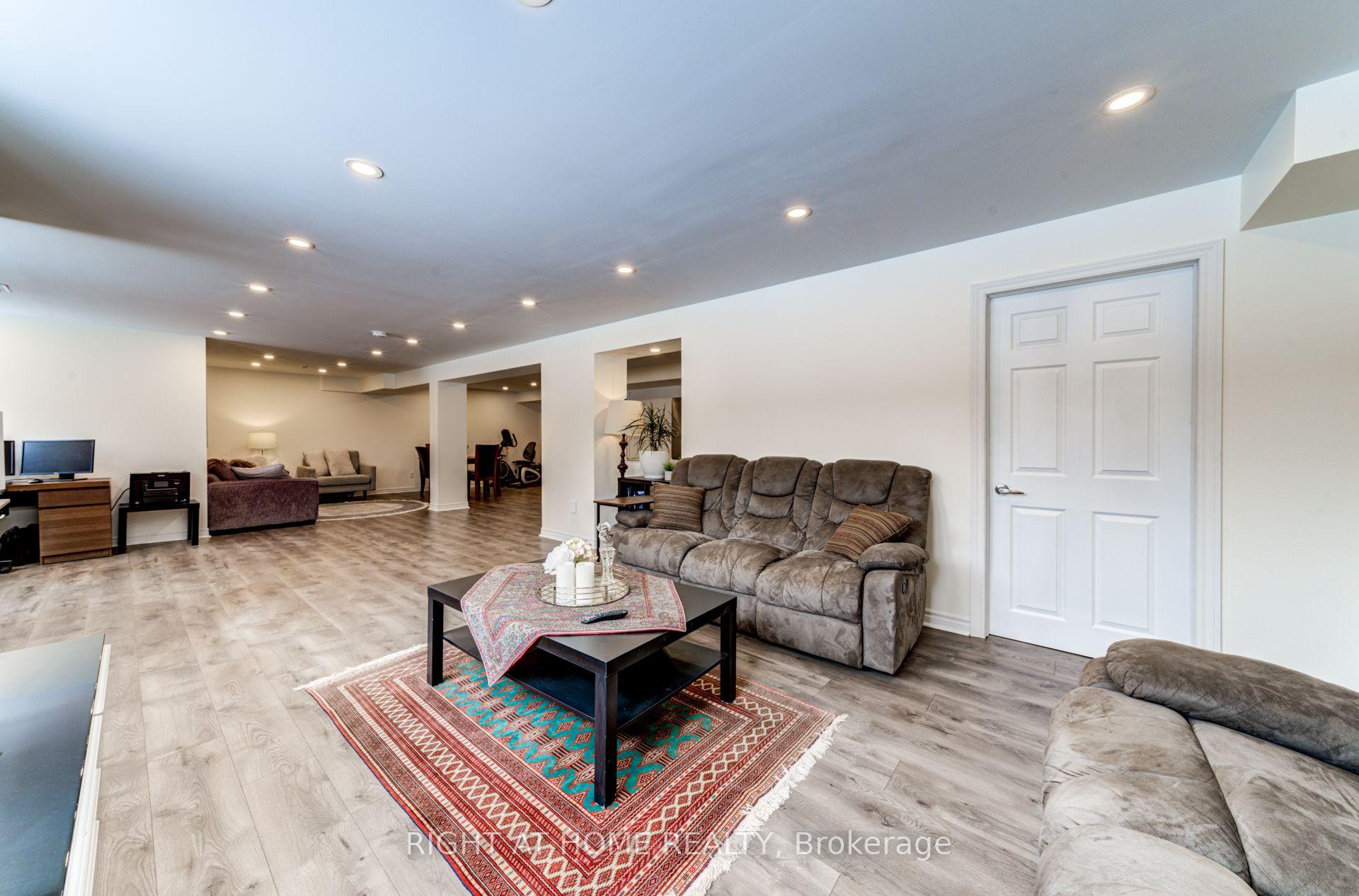 Photo 29 of 74 Royal Park Boulevard, Barrie, Bayshore — HOMEH