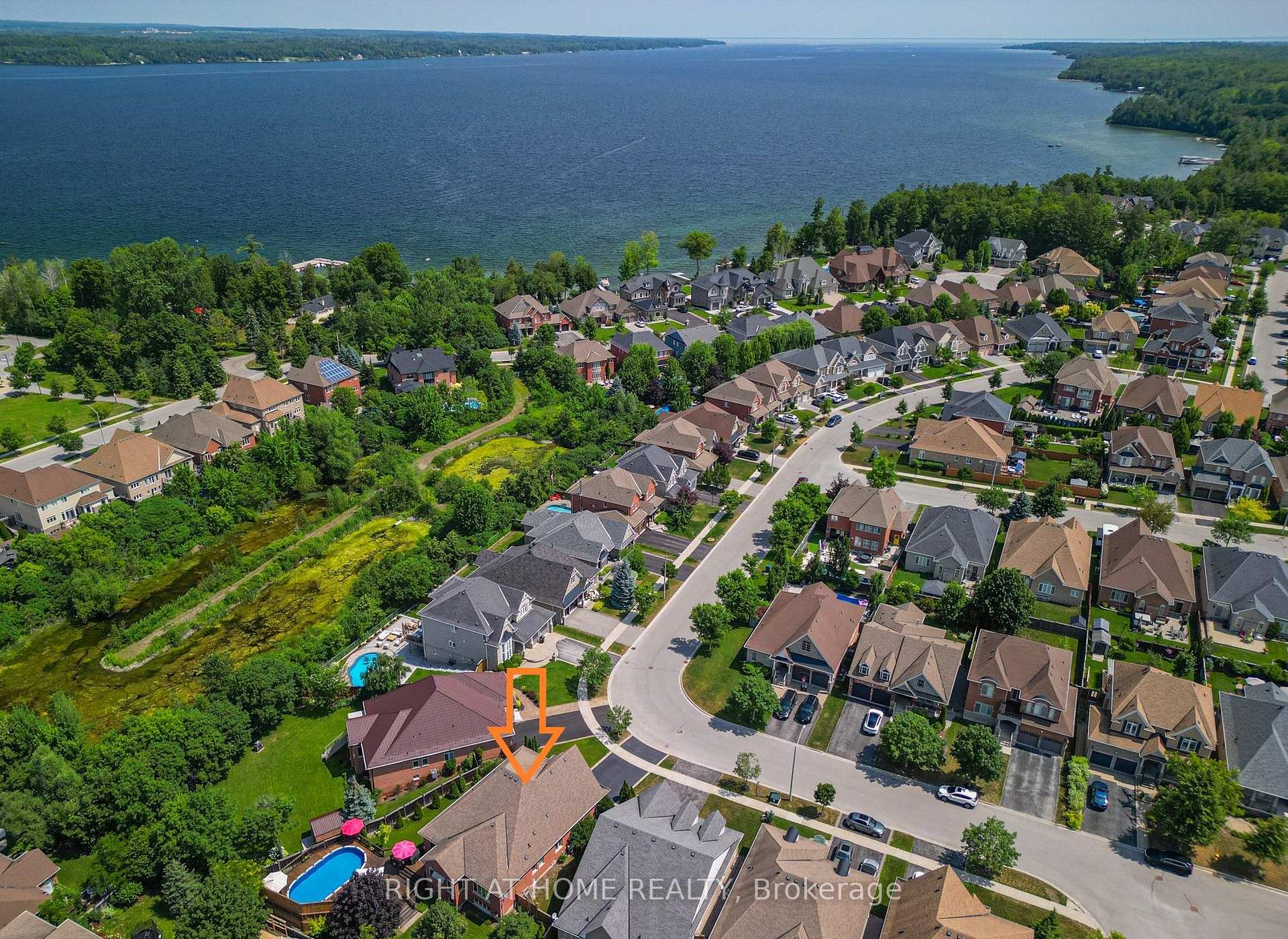 Photo 36 of 74 Royal Park Boulevard, Barrie, Bayshore — HOMEH