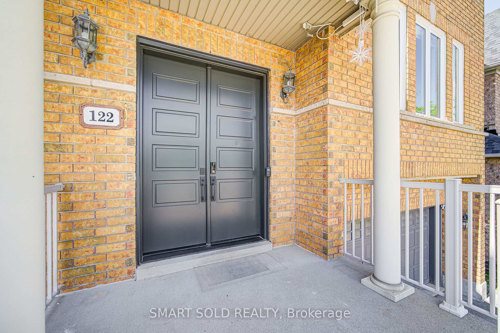 Photo 5 of 122 Mistysugar Trail, Vaughan, Patterson — HOMEH