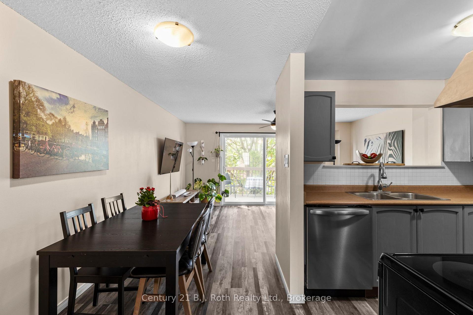 Photo 5 of 33 Courtney Crescent, Barrie, Painswick South — HOMEH