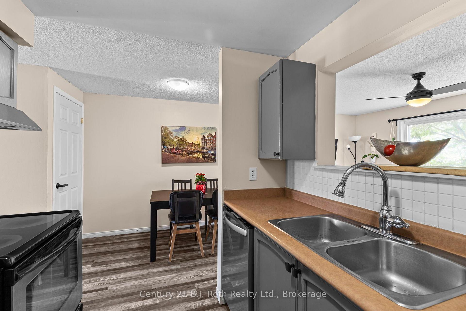 Photo 9 of 33 Courtney Crescent, Barrie, Painswick South — HOMEH