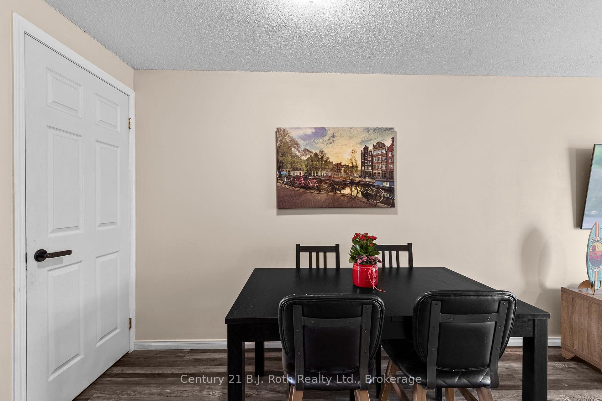 Photo 10 of 33 Courtney Crescent, Barrie, Painswick South — HOMEH