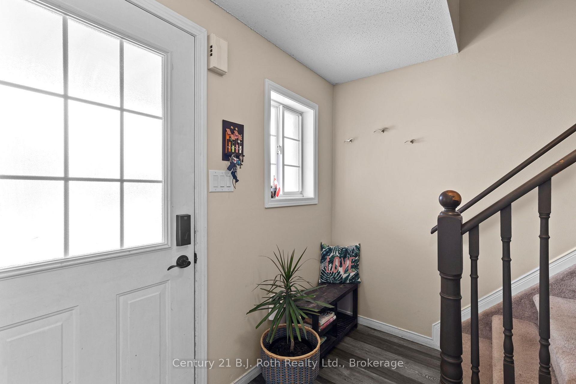 Photo 17 of 33 Courtney Crescent, Barrie, Painswick South — HOMEH