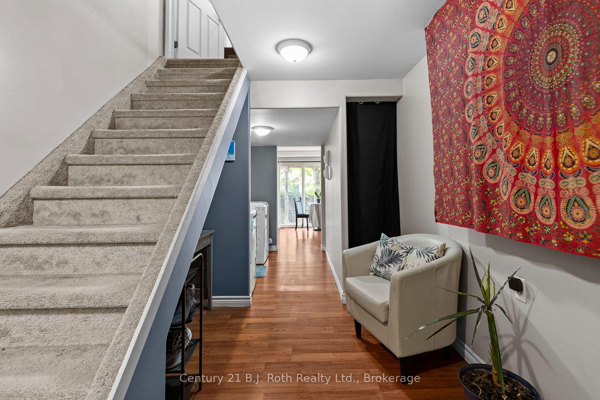 Photo 25 of 33 Courtney Crescent, Barrie, Painswick South — HOMEH