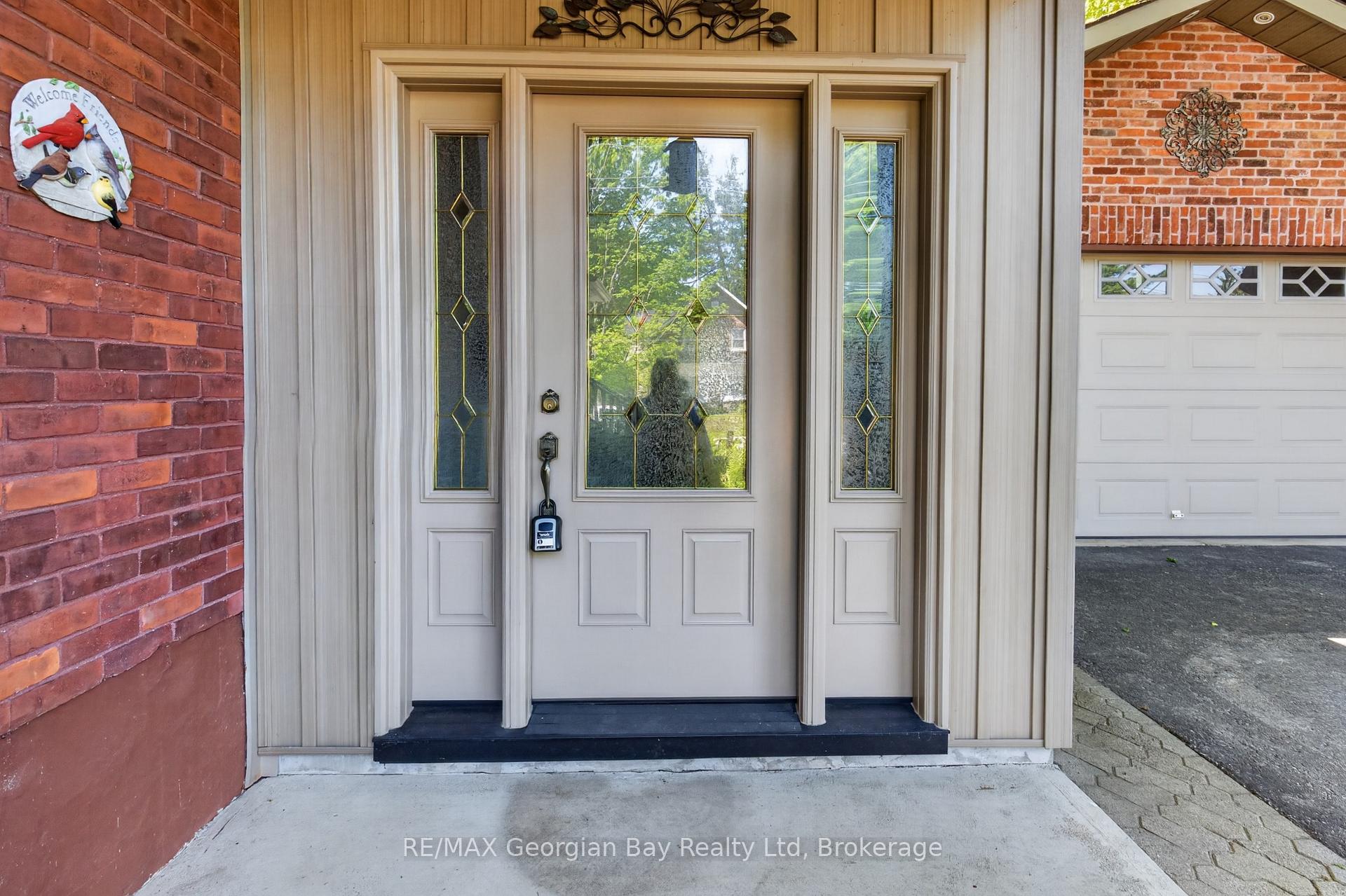 Photo 4 of 344 Fourth Street, Midland — HOMEH