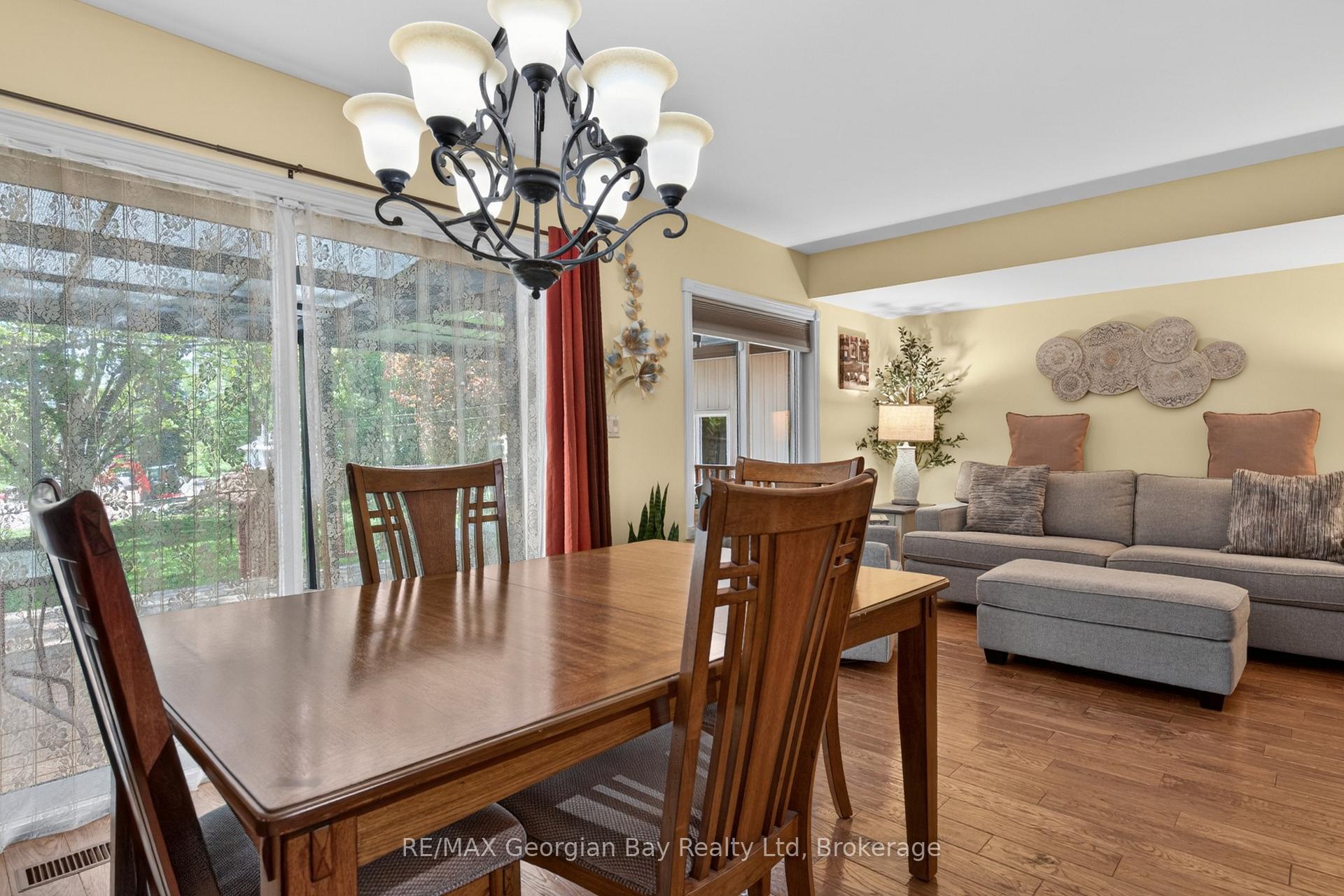 Photo 10 of 344 Fourth Street, Midland — HOMEH