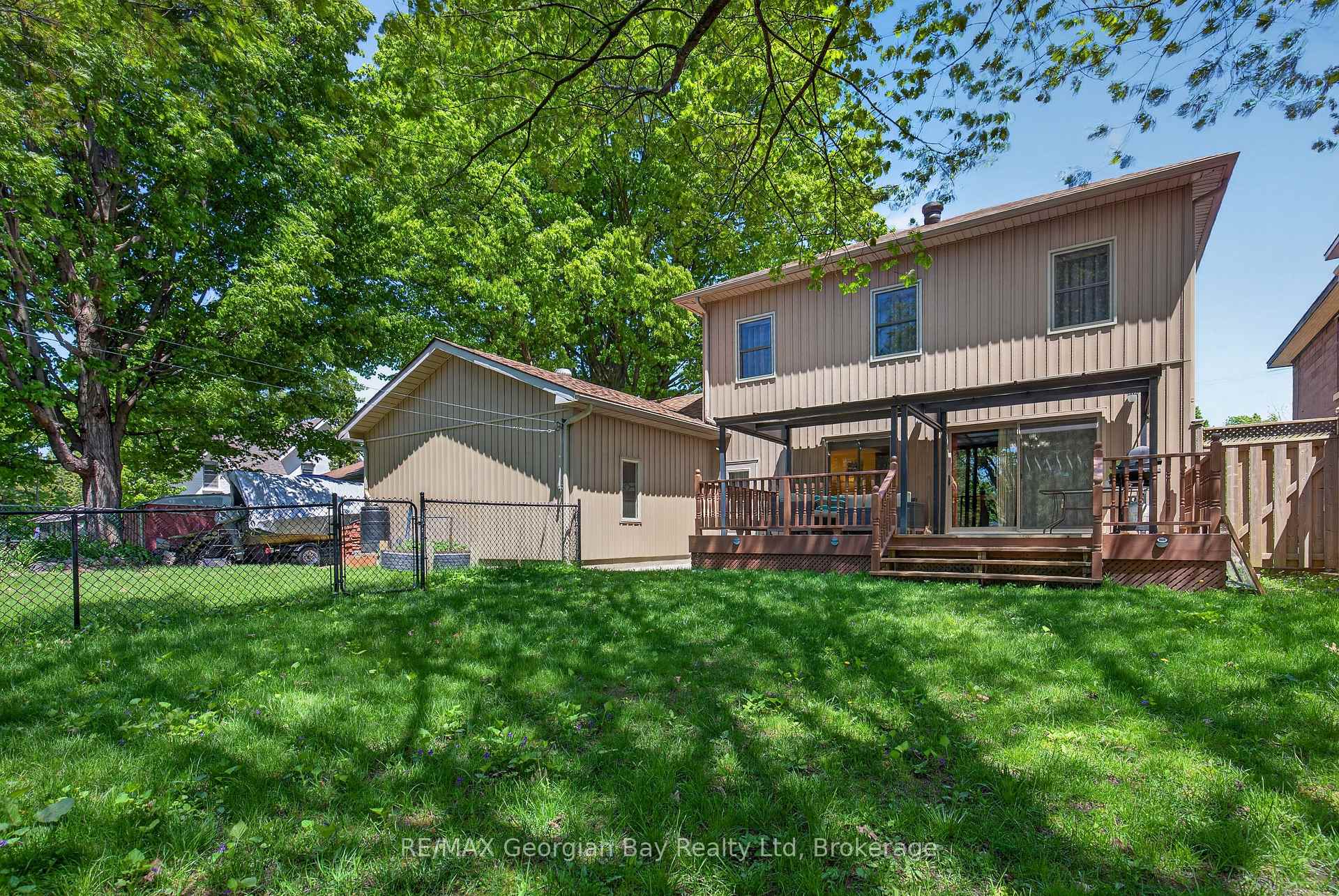 Photo 37 of 344 Fourth Street, Midland — HOMEH