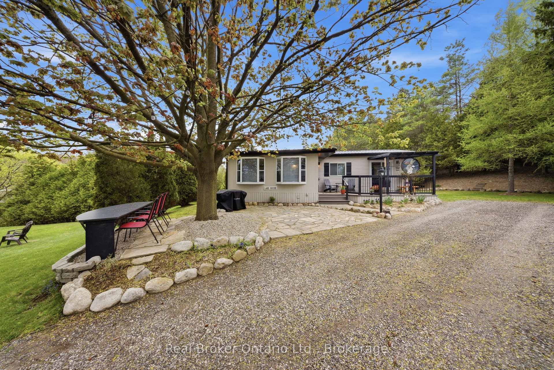 Photo 2 of 230 Mountain Ash Road, North Dumfries, Ayr — HOMEH