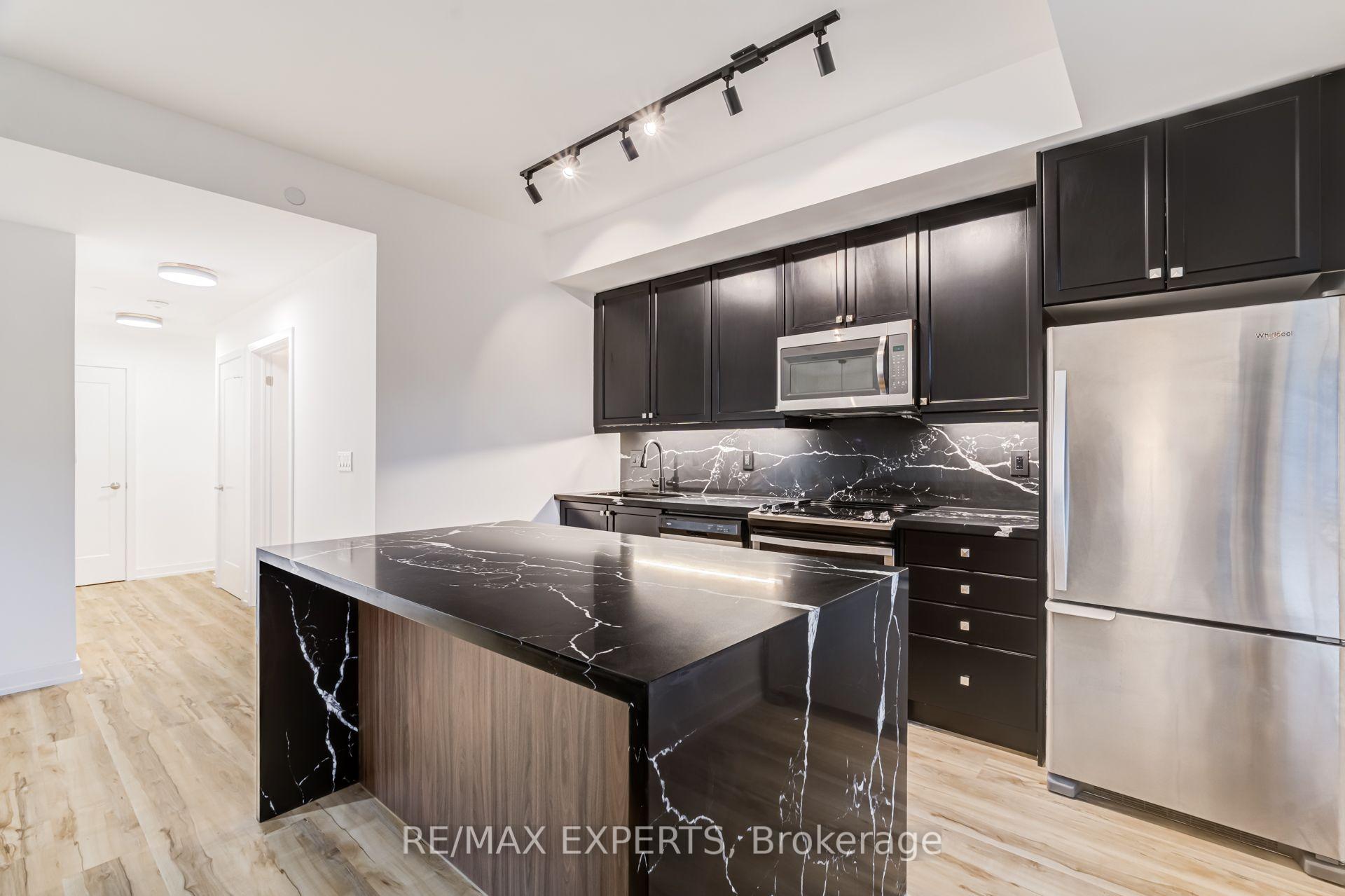 Photo 12 of Unit 121, 555 William Graham Drive, Aurora, Rural Aurora — HOMEH