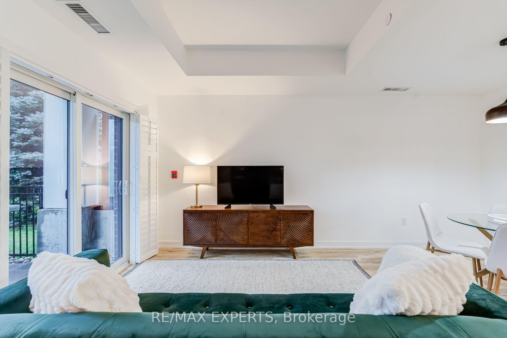 Photo 13 of Unit 121, 555 William Graham Drive, Aurora, Rural Aurora — HOMEH