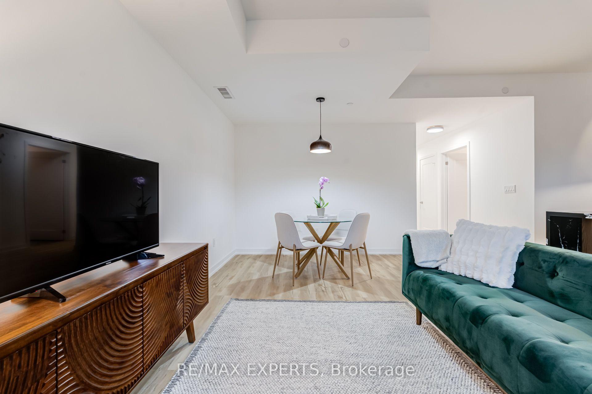 Photo 15 of Unit 121, 555 William Graham Drive, Aurora, Rural Aurora — HOMEH