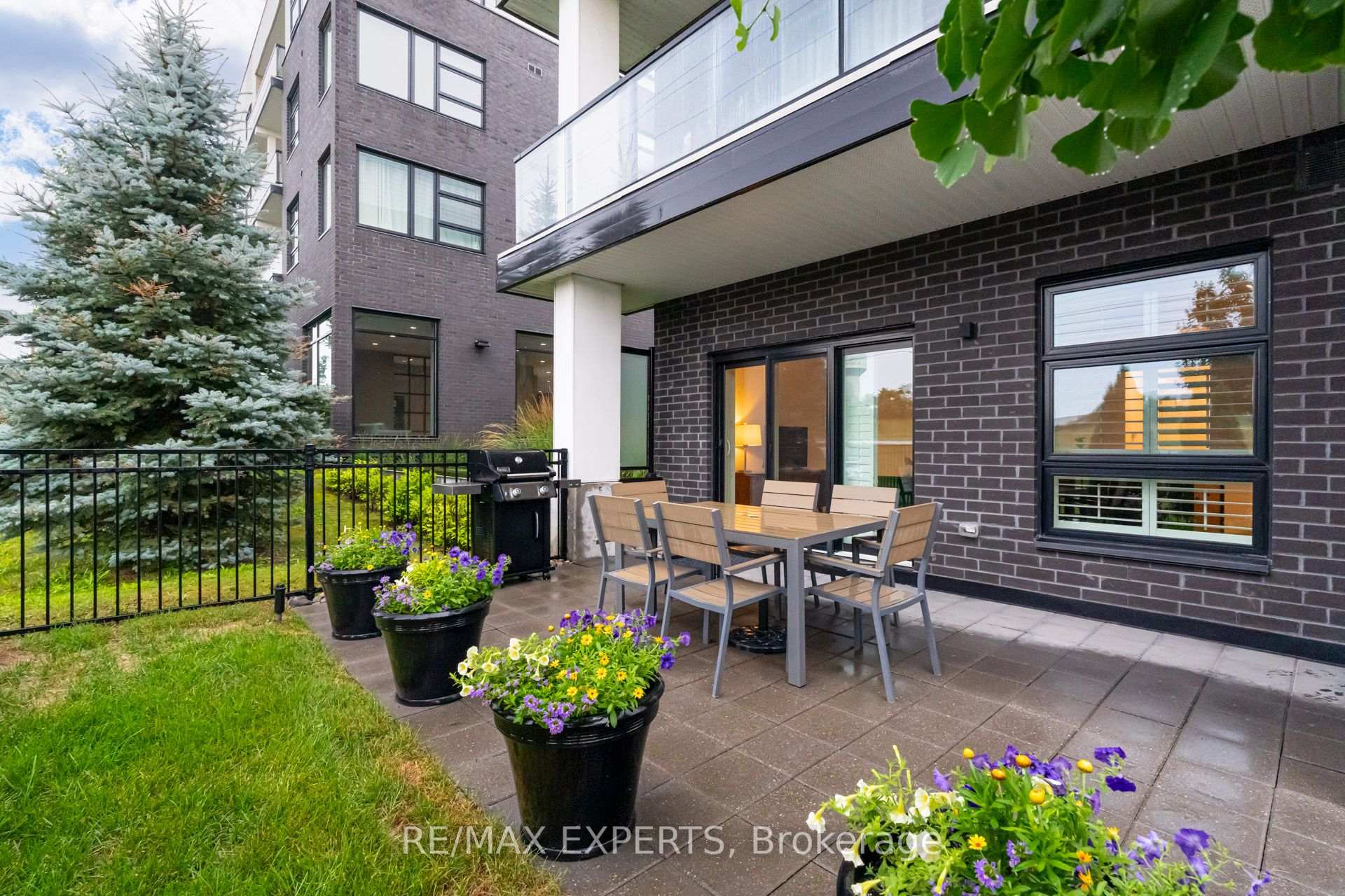 Photo 21 of Unit 121, 555 William Graham Drive, Aurora, Rural Aurora — HOMEH